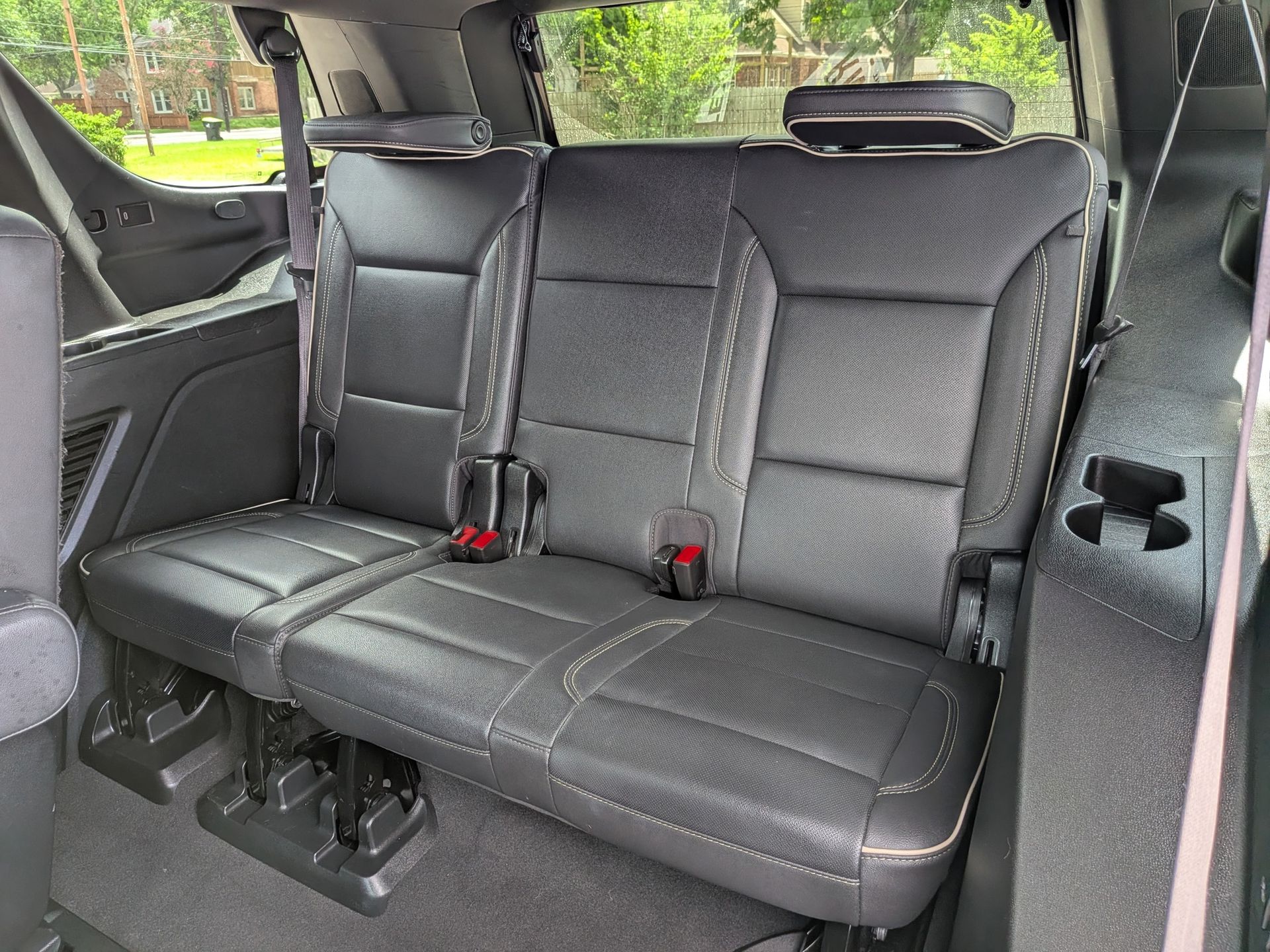 2022 GMC Yukon SLT White at North Houston Mitsubishi