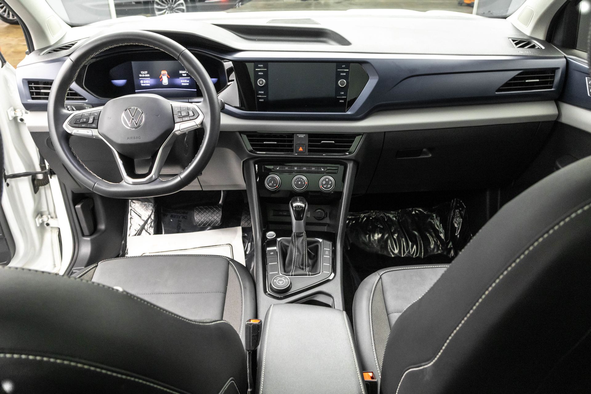 2023 VOLKSWAGEN TAOS - Image 29