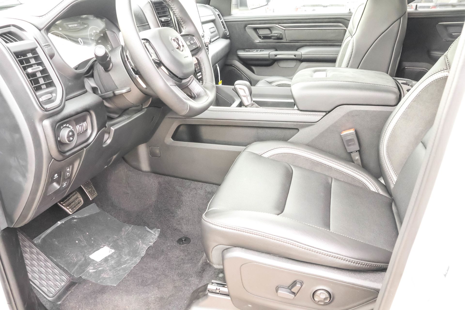 2026 RAM 1500 - Image 5