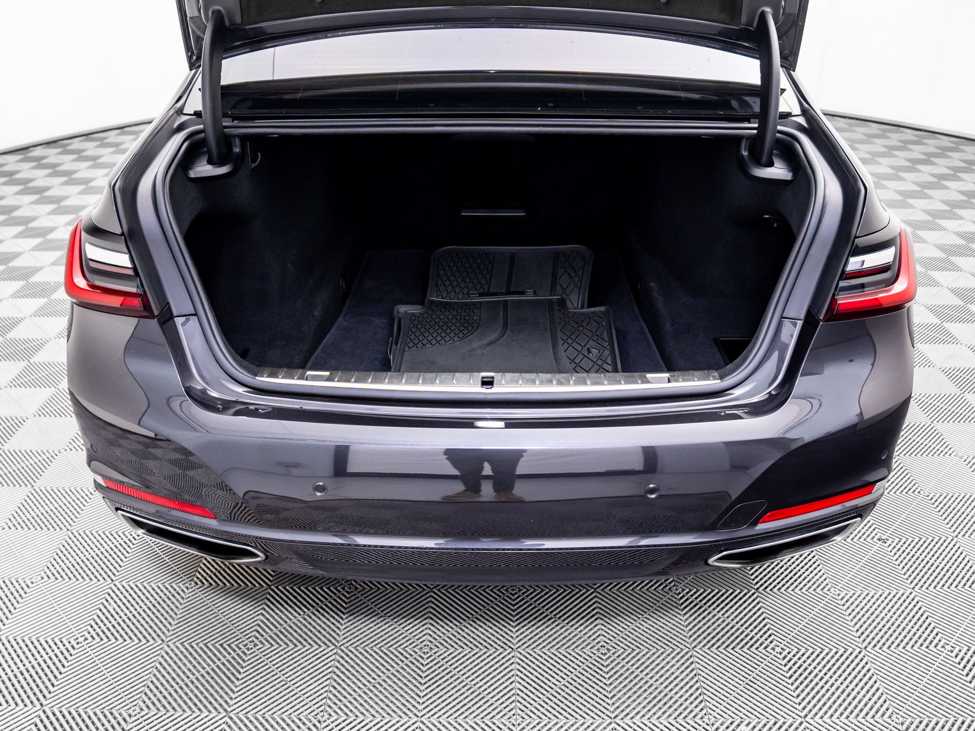 2022 BMW 7-Series 750i xDrive photo