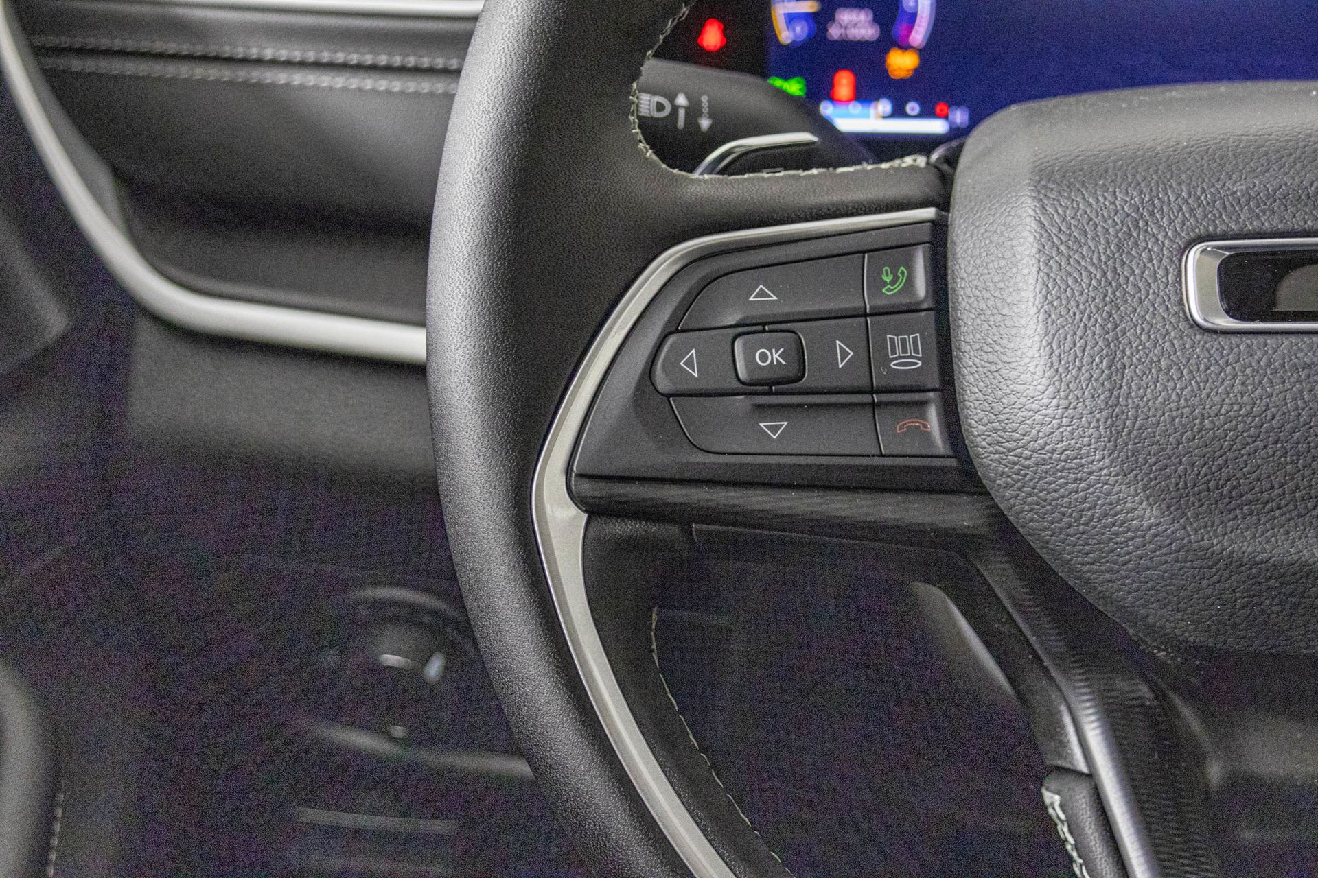 2025 JEEP GRAND CHEROKEE - Image 32