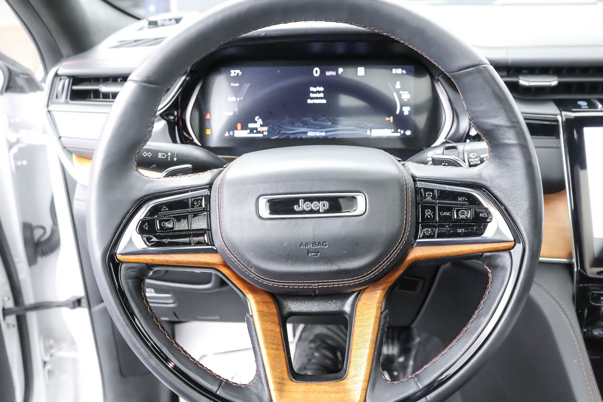 2022 JEEP GRAND CHEROKEE - Image 19