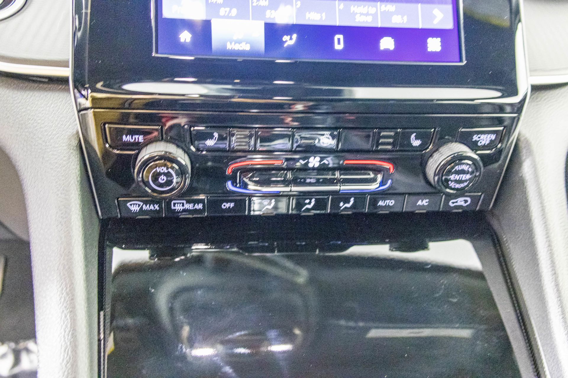 2025 JEEP GRAND CHEROKEE L - Image 23