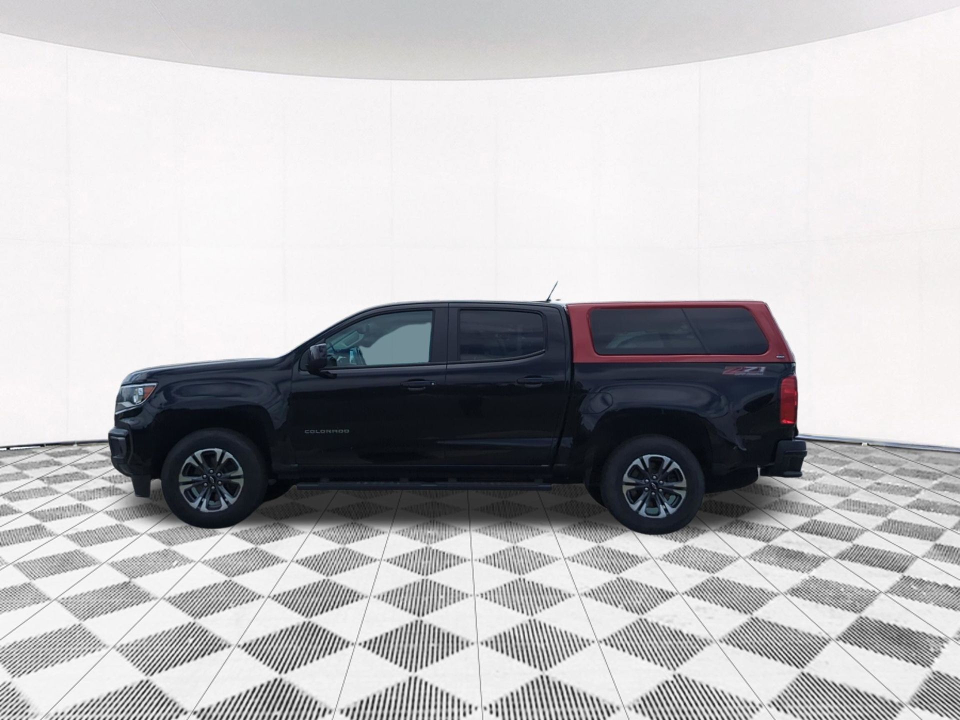 View vehicle photo 5