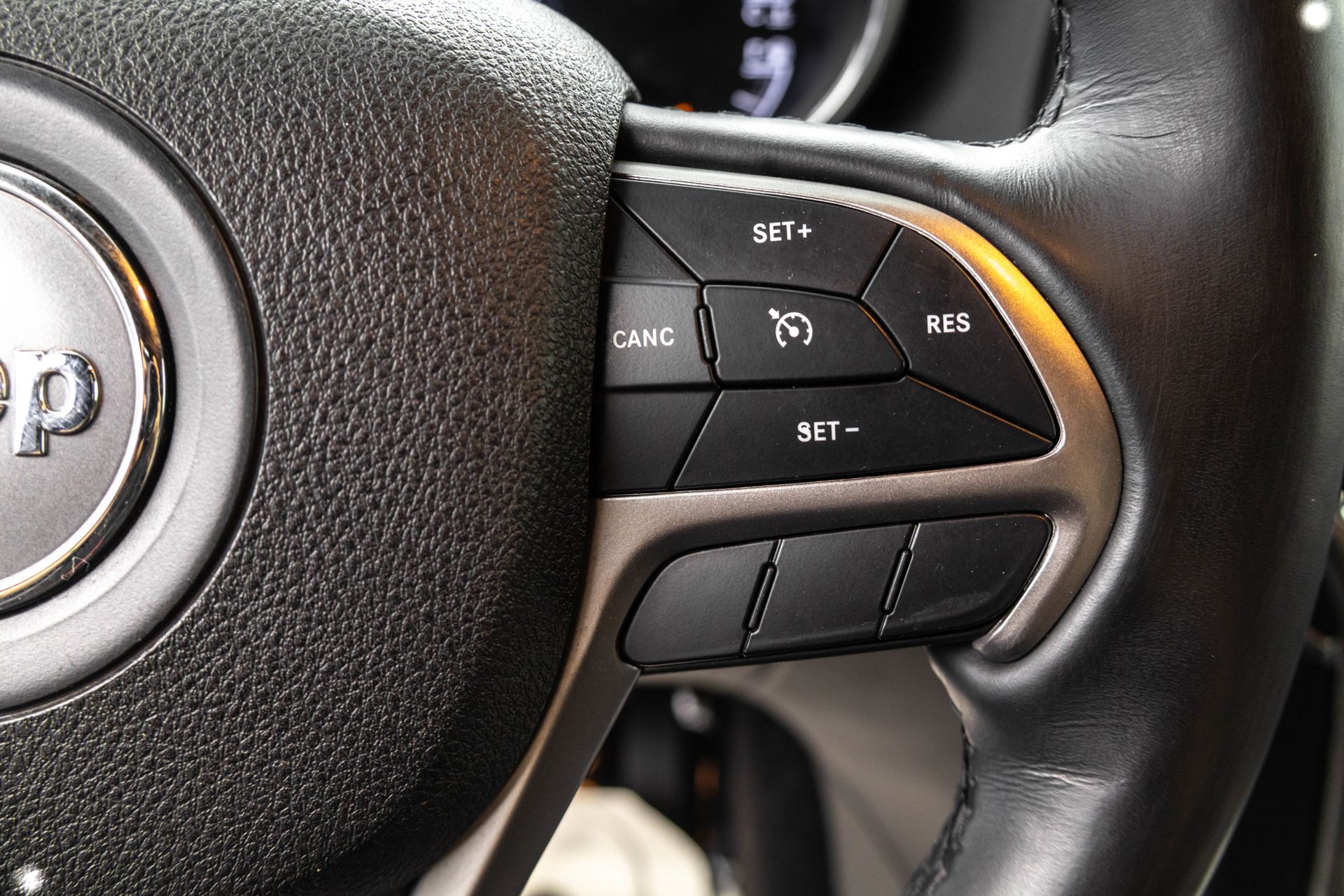 2018 JEEP GRAND CHEROKEE - Image 22