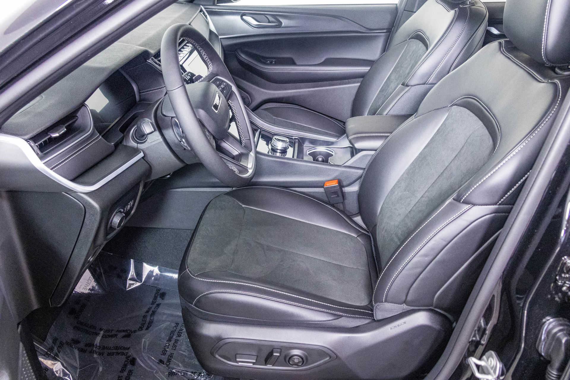 2025 JEEP GRAND CHEROKEE L - Image 16