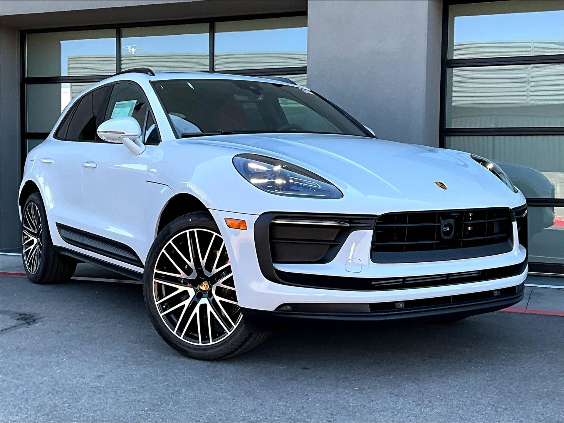 2025 Macan picture #8