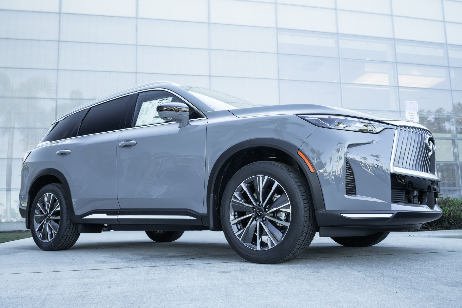 2026 INFINITI QX60 LUXE