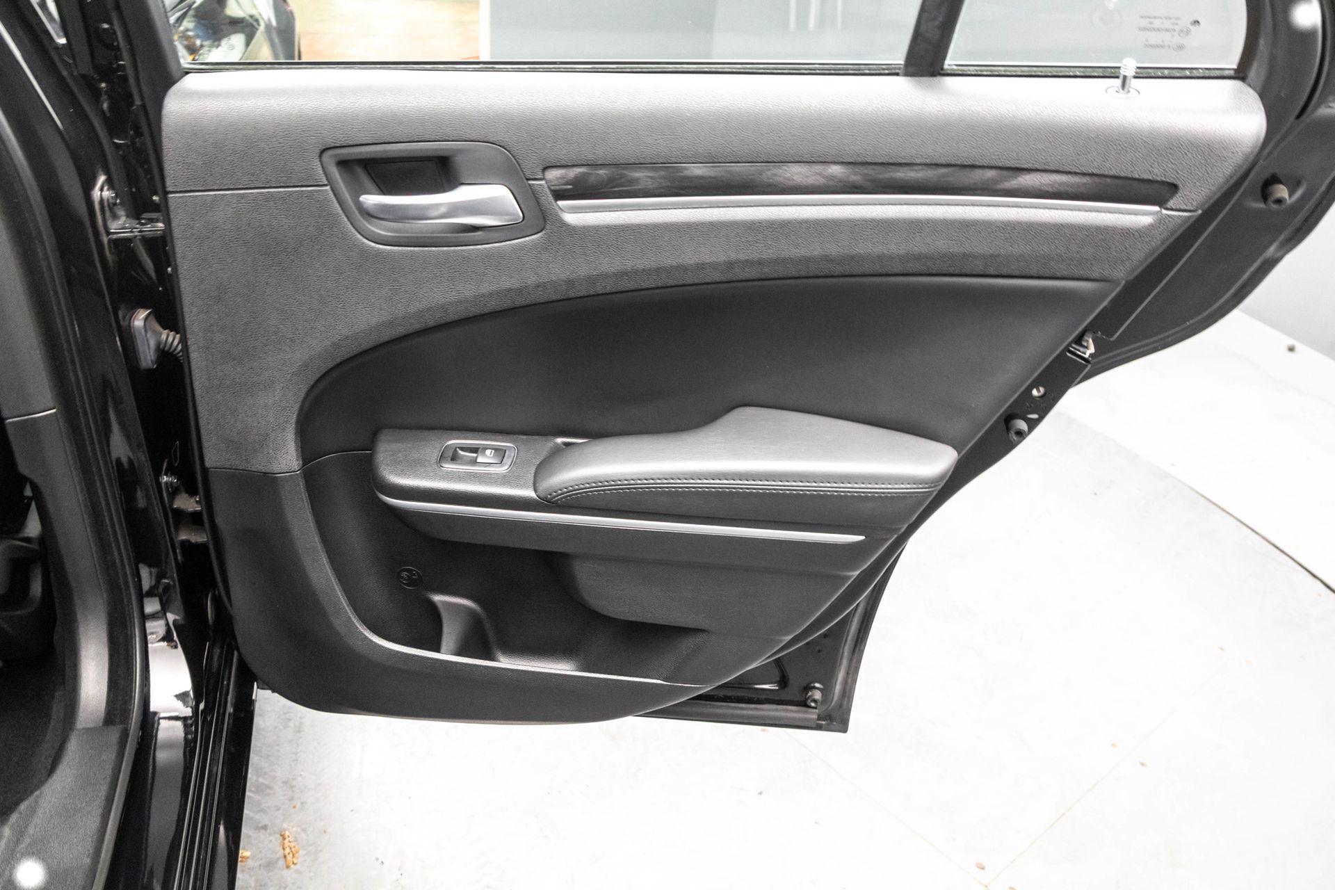 2022 CHRYSLER 300 - Image 35