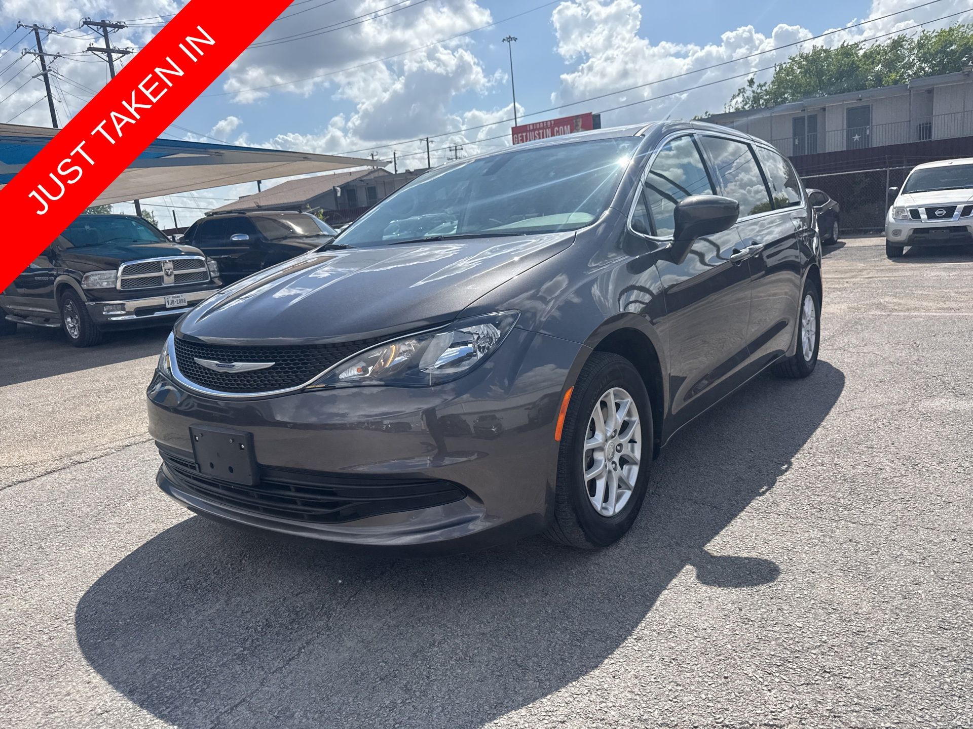 2020 Chrysler Voyager LX FWD