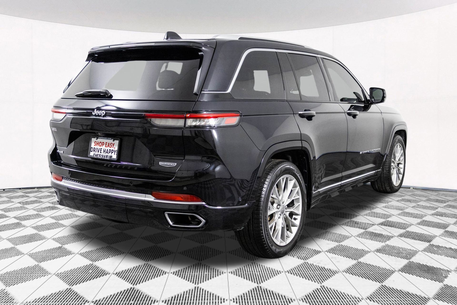 2023 JEEP GRAND CHEROKEE - Image 18