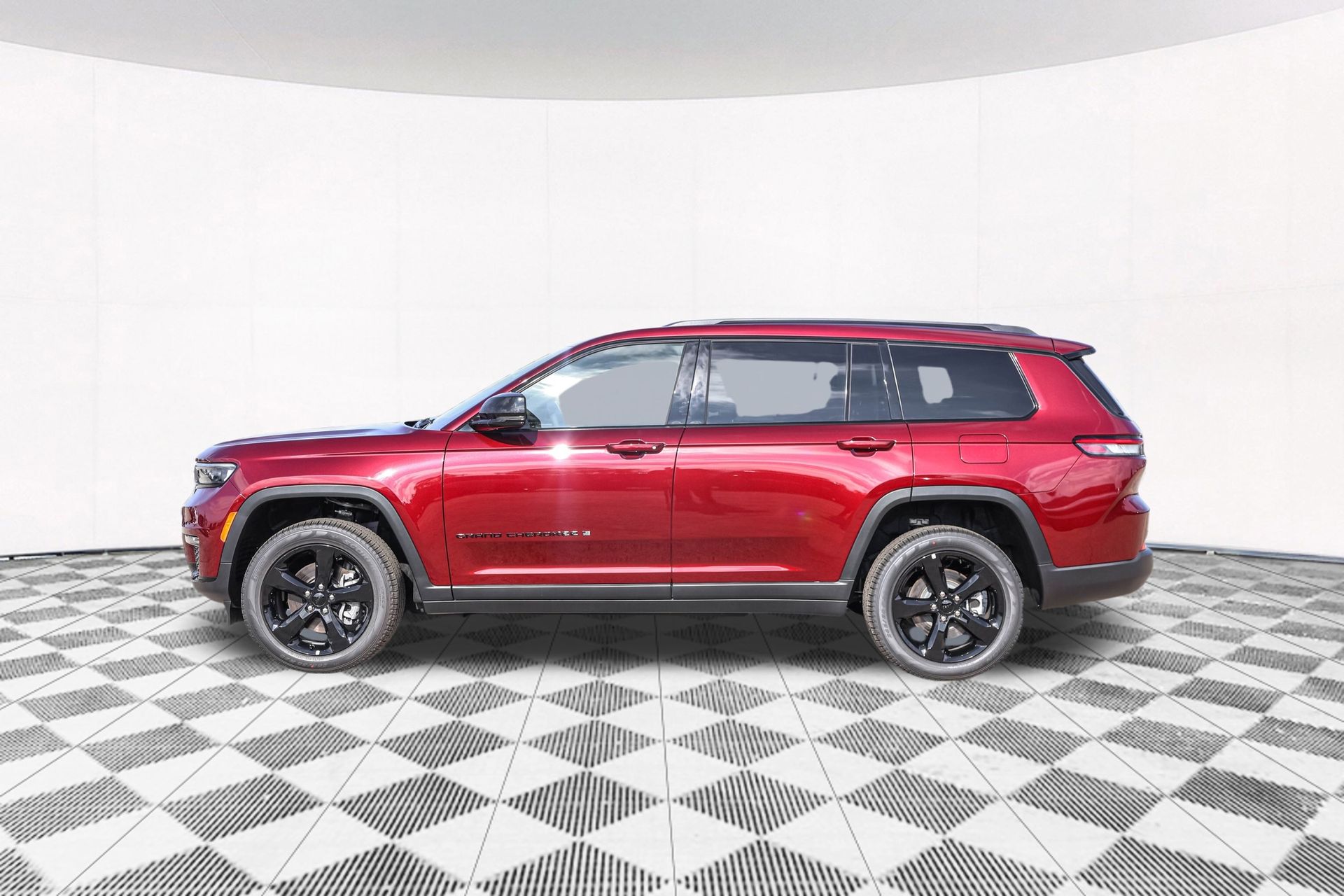 2025 JEEP GRAND CHEROKEE L - Image 13