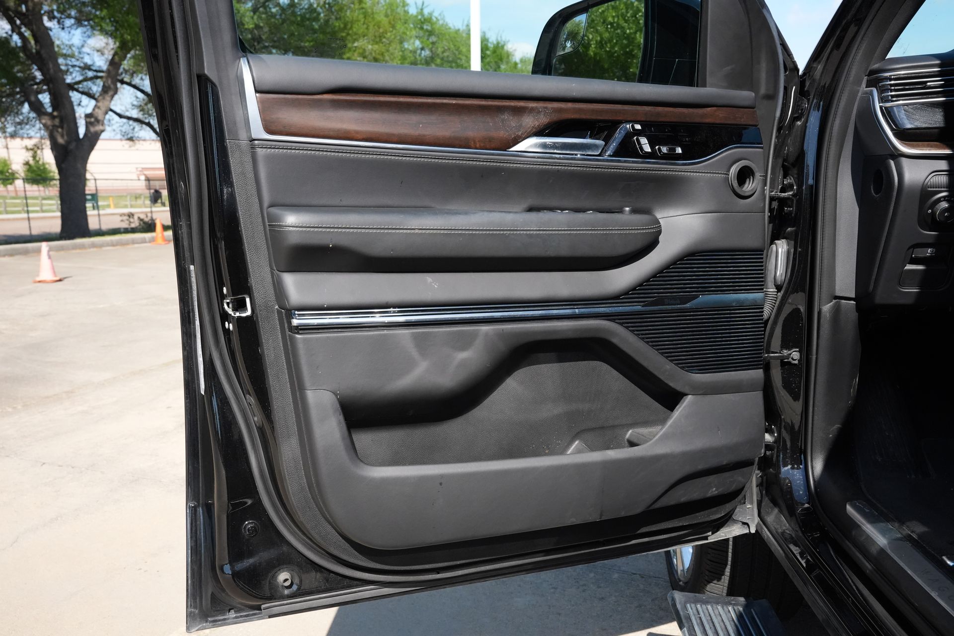 2022 Jeep Grand Wagoneer Series II Black at River Oaks CDJR