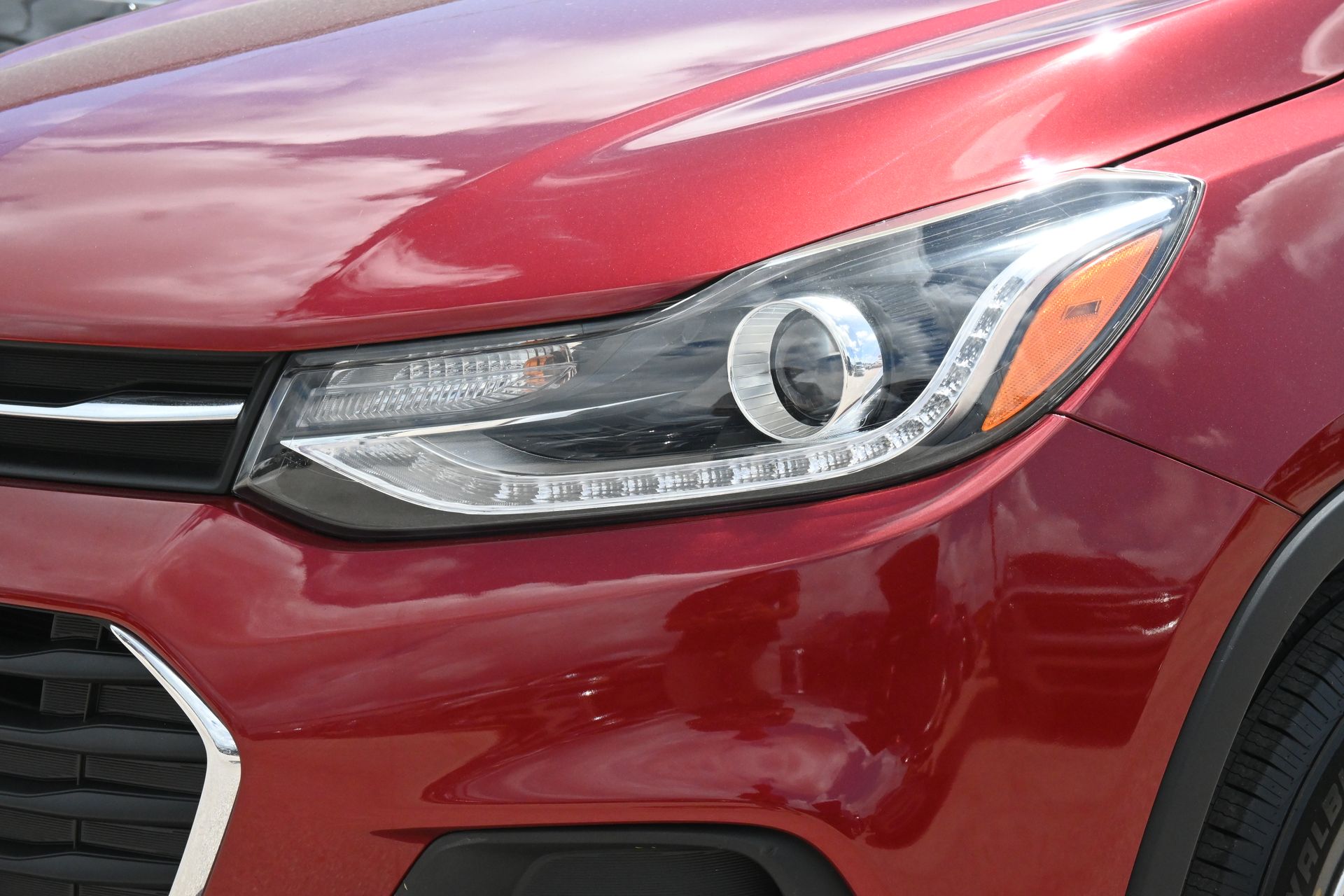 2022 Chevrolet Trax LT Red at AutoSavvy Houston Southwest