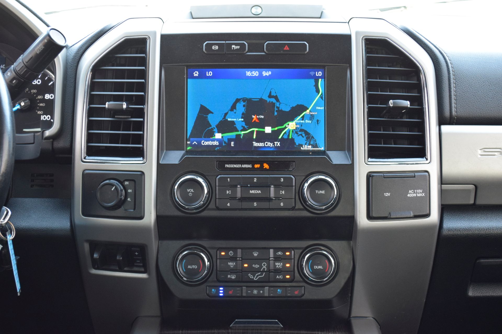 2021 Ford F-250SD Lariat White at Autostrade