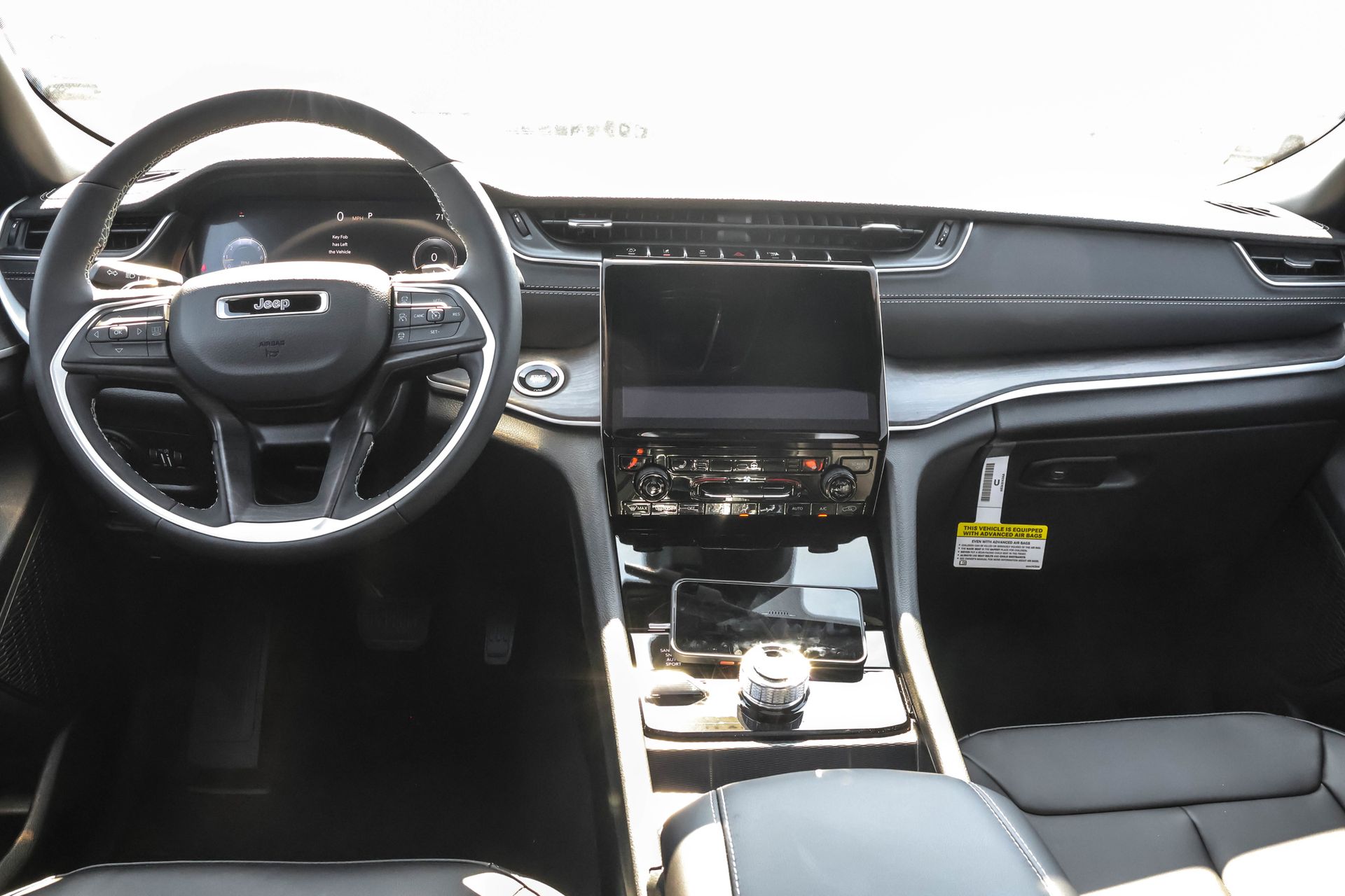 2025 JEEP GRAND CHEROKEE - Image 16