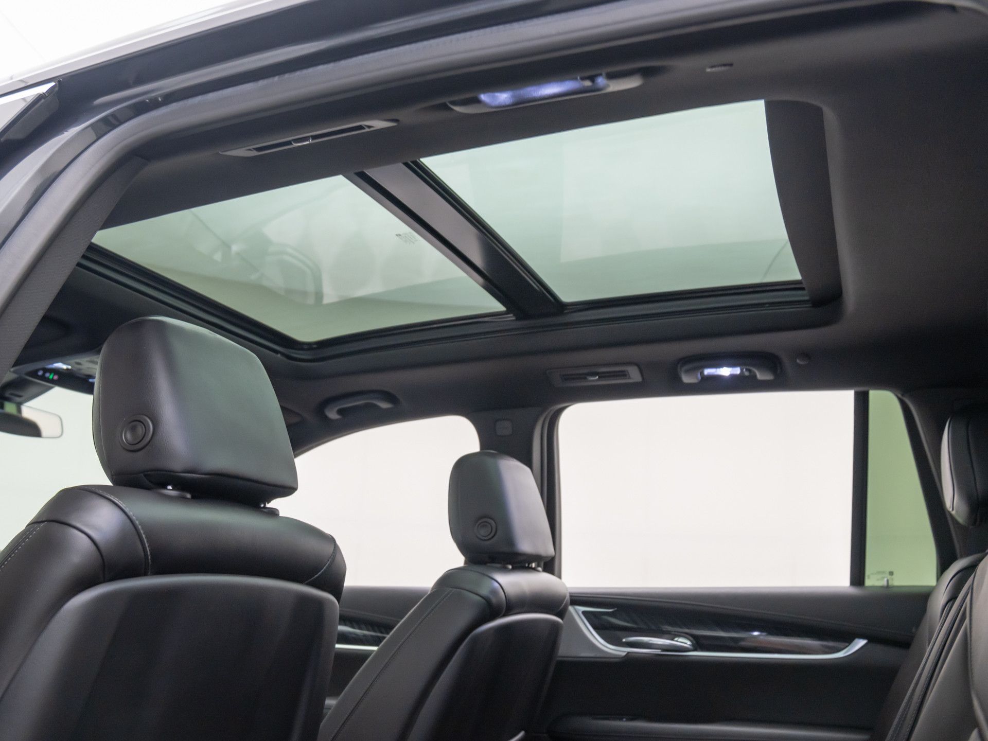 2022 Cadillac XT6 Premium Luxury photo