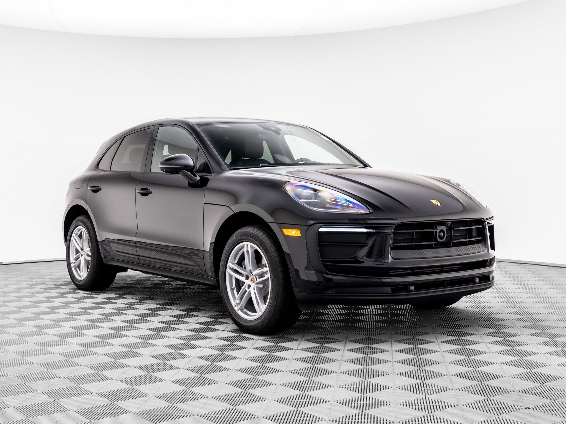 2024 Porsche Macan  photo