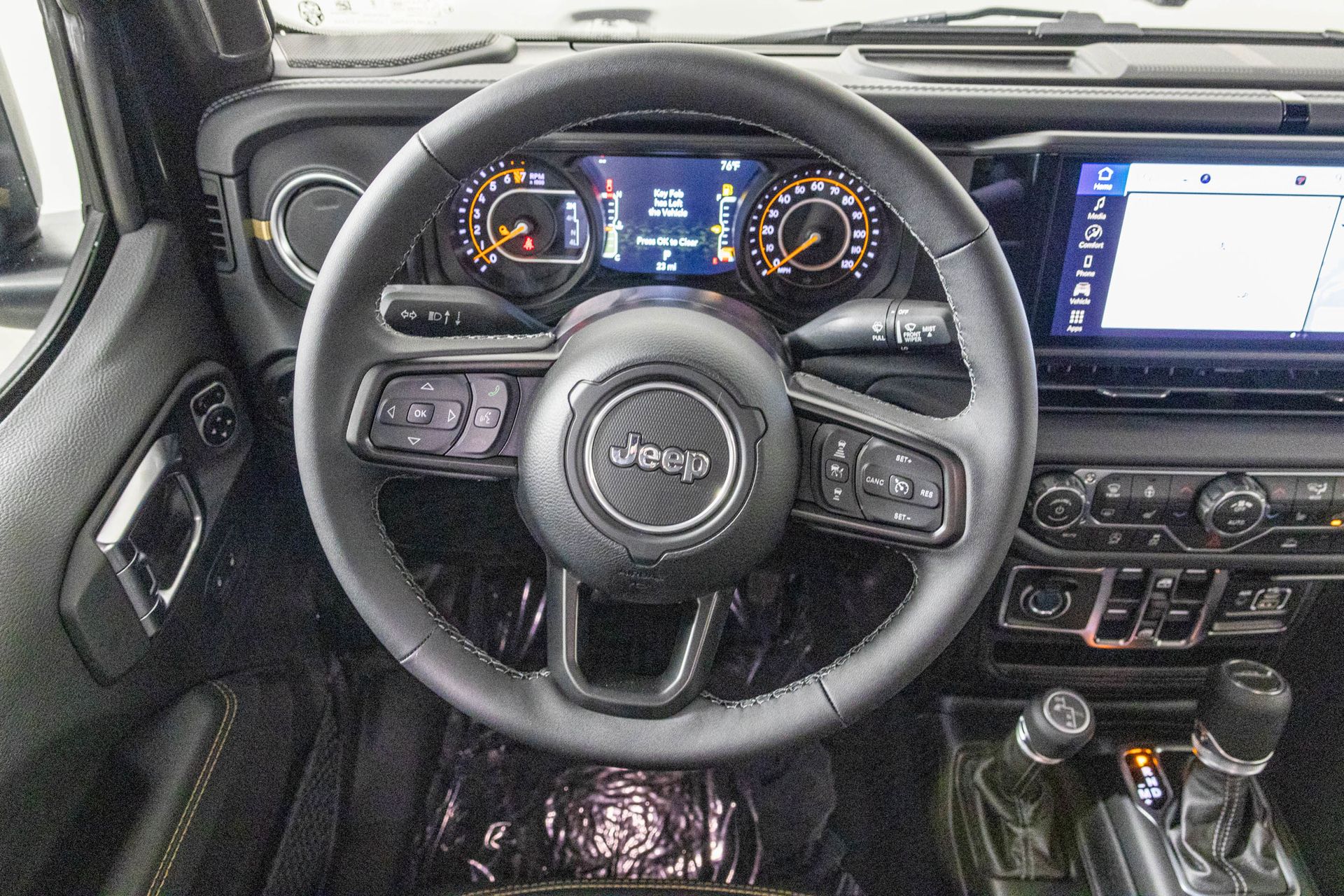 2025 JEEP GLADIATOR - Image 29