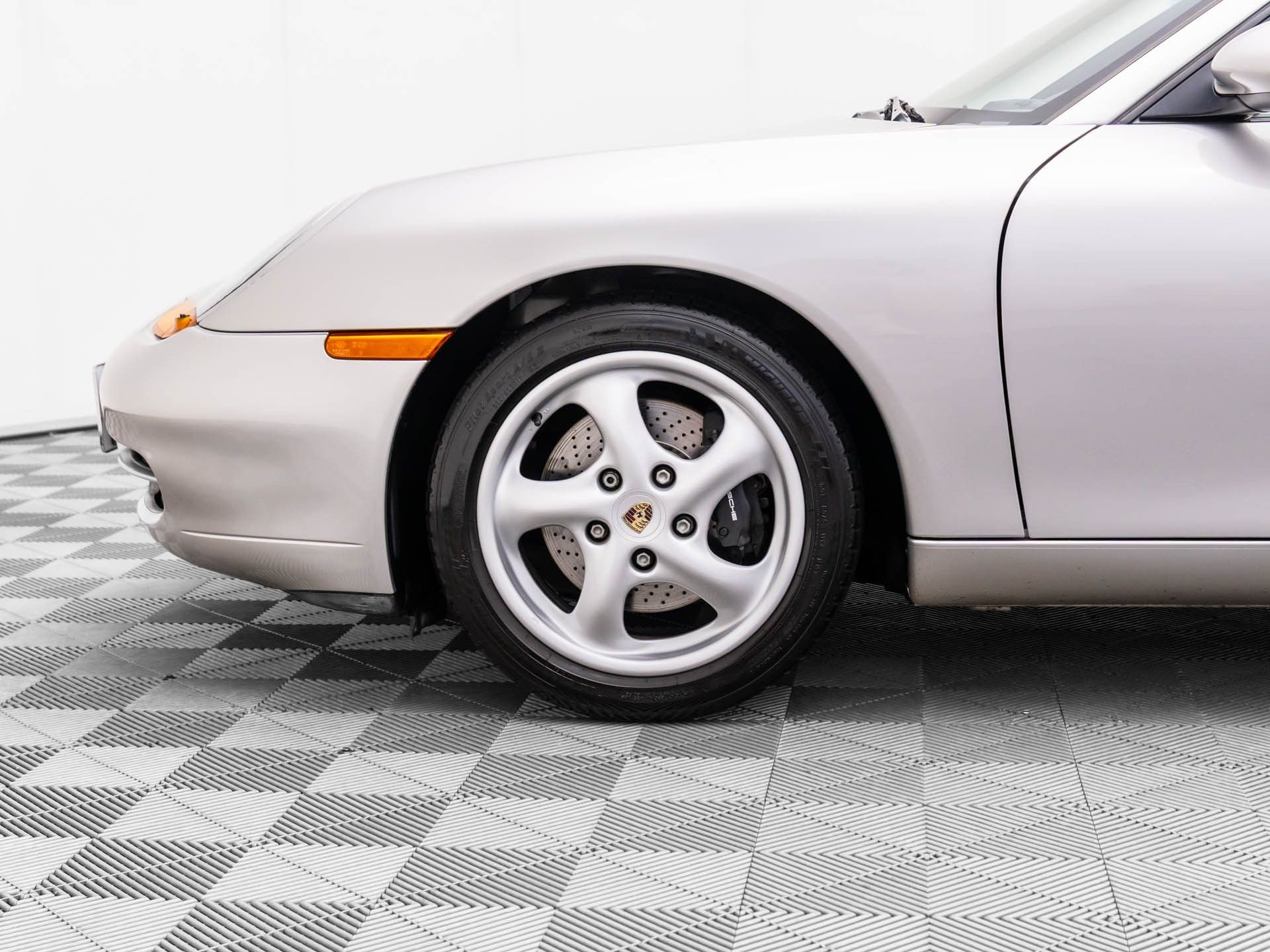 1999 Porsche 911 Carrera 4 photo