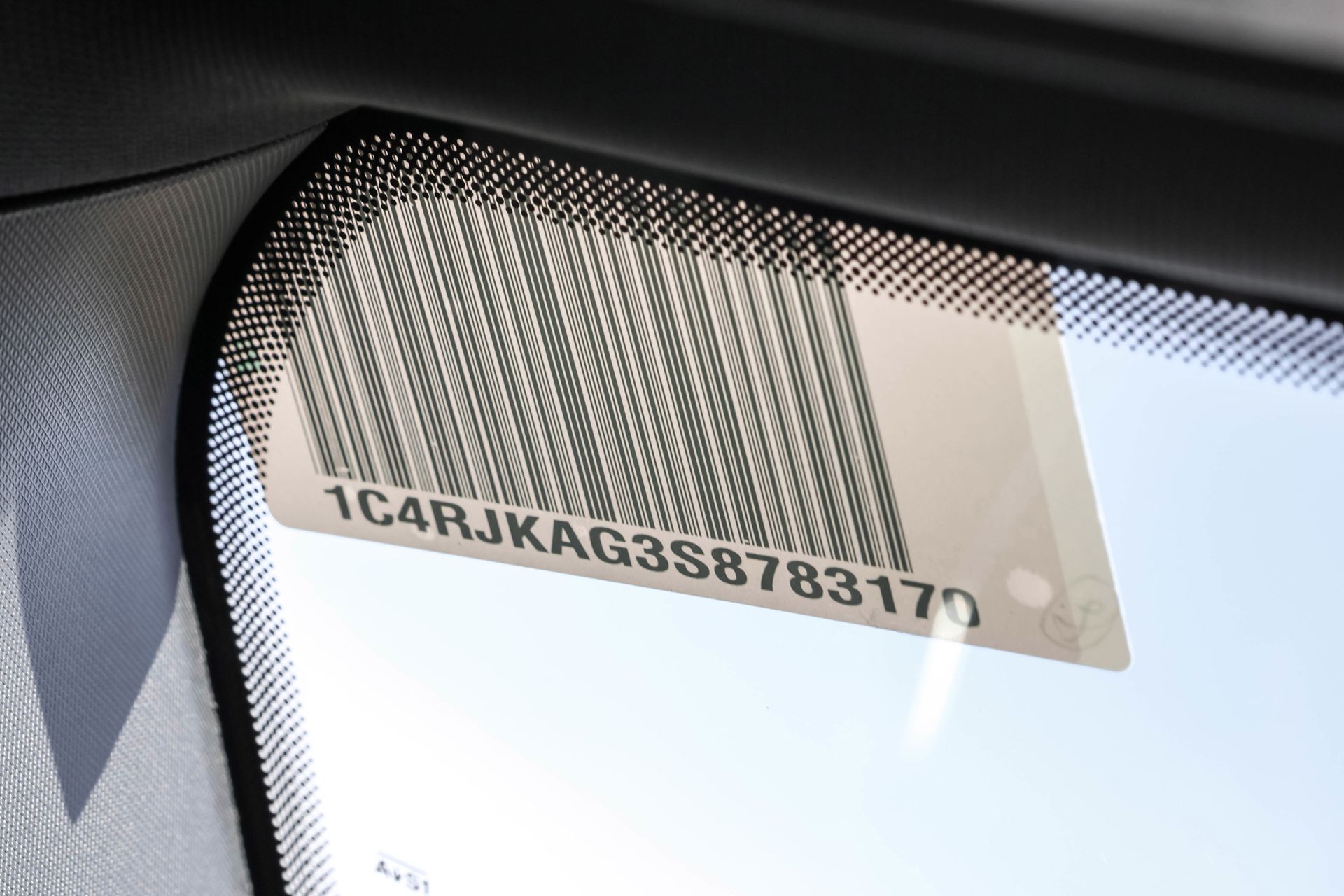 2025 JEEP GRAND CHEROKEE L - Image 30