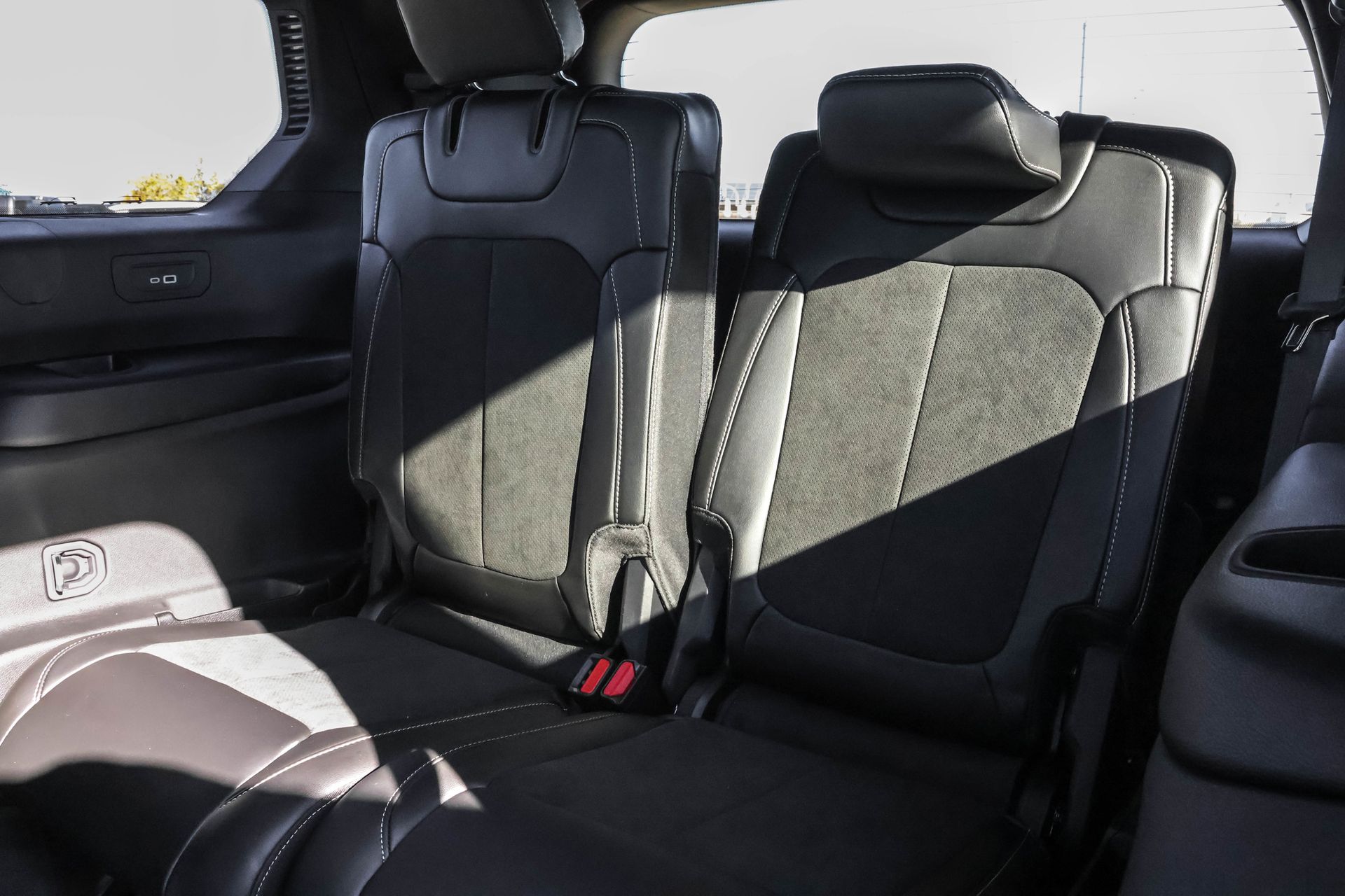 2025 JEEP GRAND CHEROKEE L - Image 15