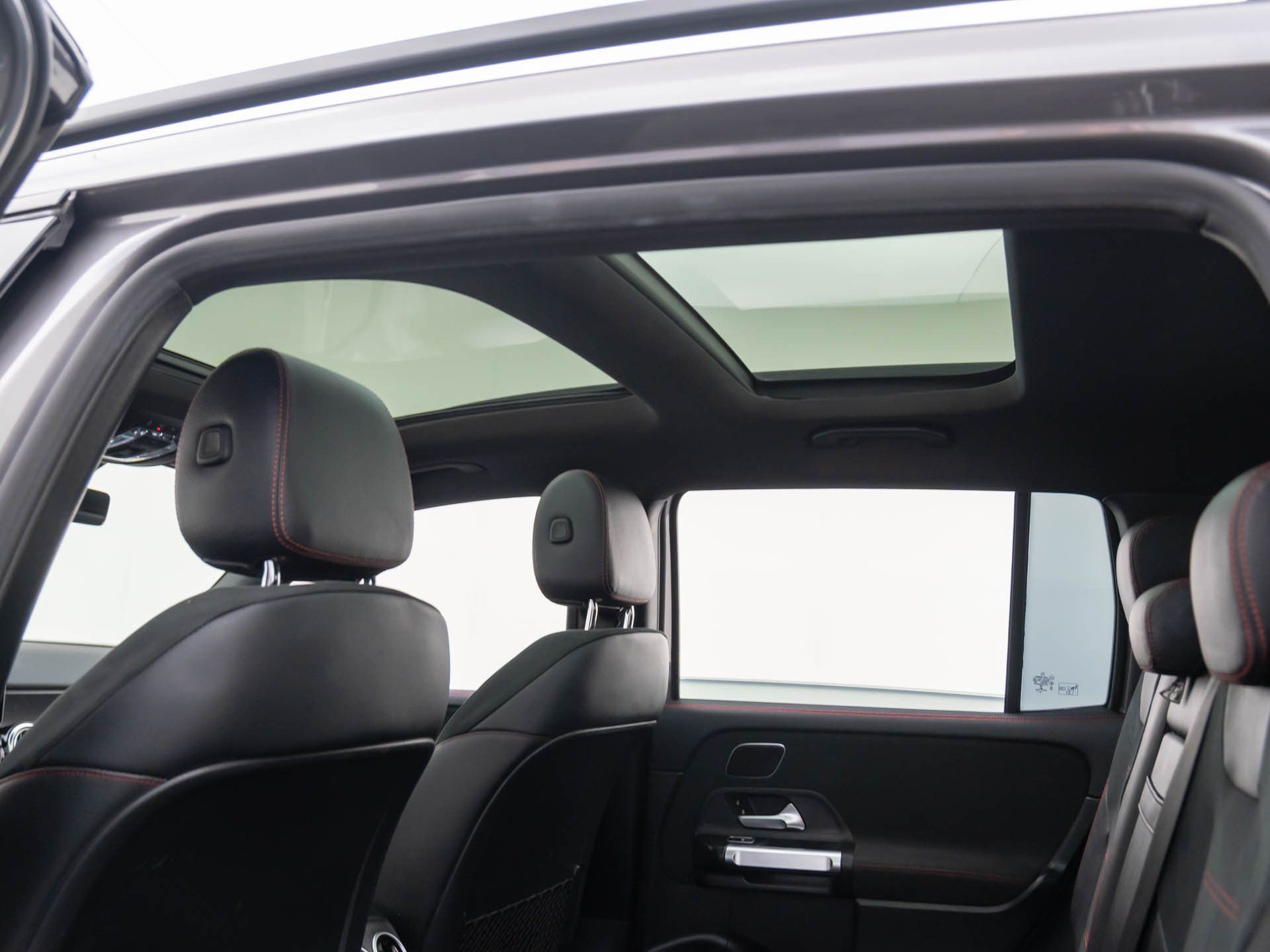 2021 Mercedes-Benz GLB GLB 35 AMG photo