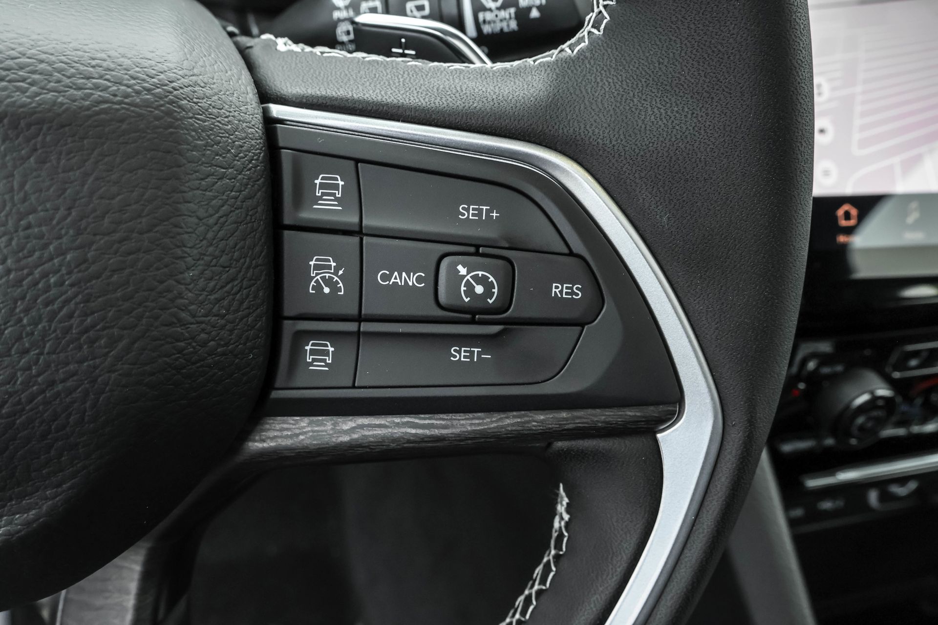 2025 JEEP GRAND CHEROKEE - Image 29