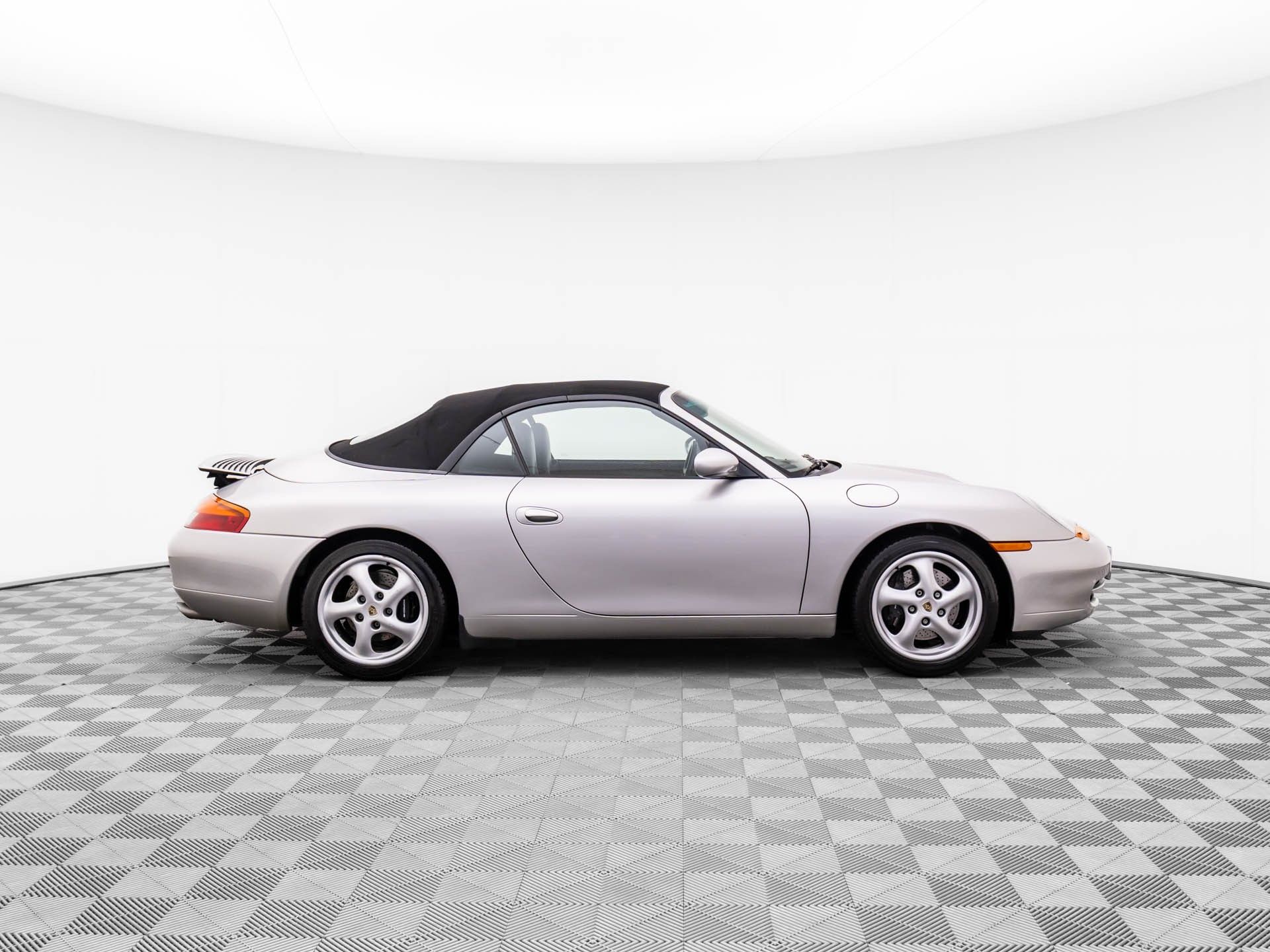 1999 Porsche 911 Carrera 4 photo