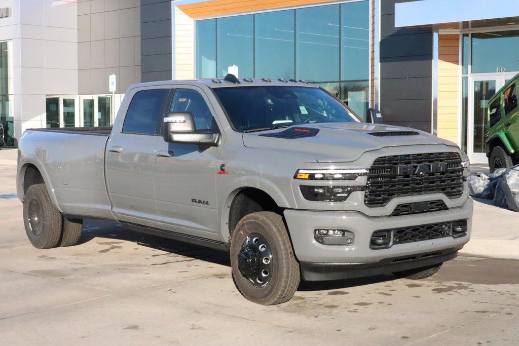 2026 RAM 3500 Limited Crew Cab LB DRW 4WD
