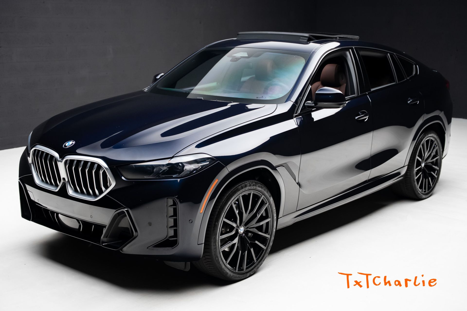 Carbon Black Metallic 2024 BMW X6 SUV / Crossover All-Wheel Drive 8-Speed Automatic