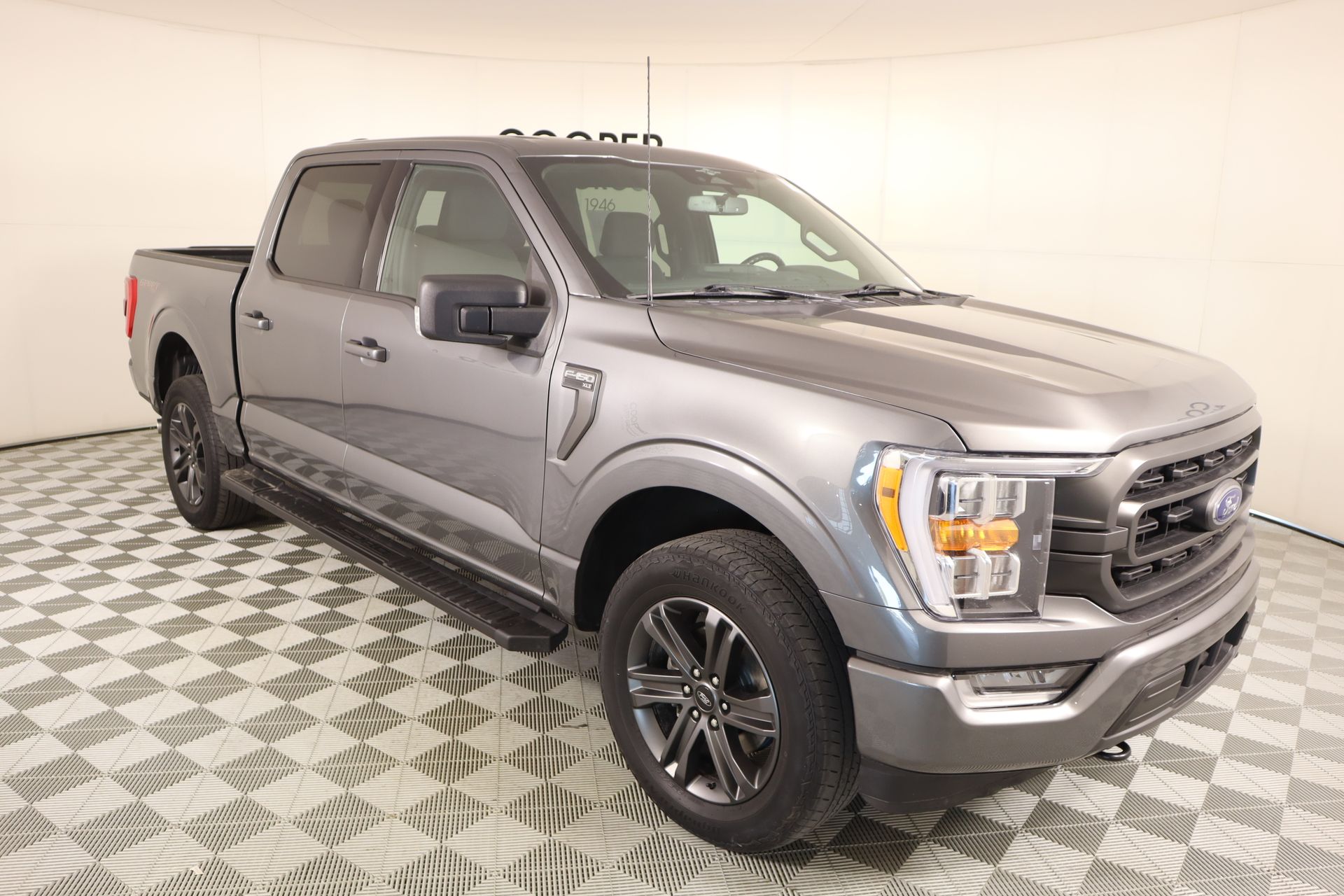 2023 Ford F-150 XLT SuperCrew 4WD