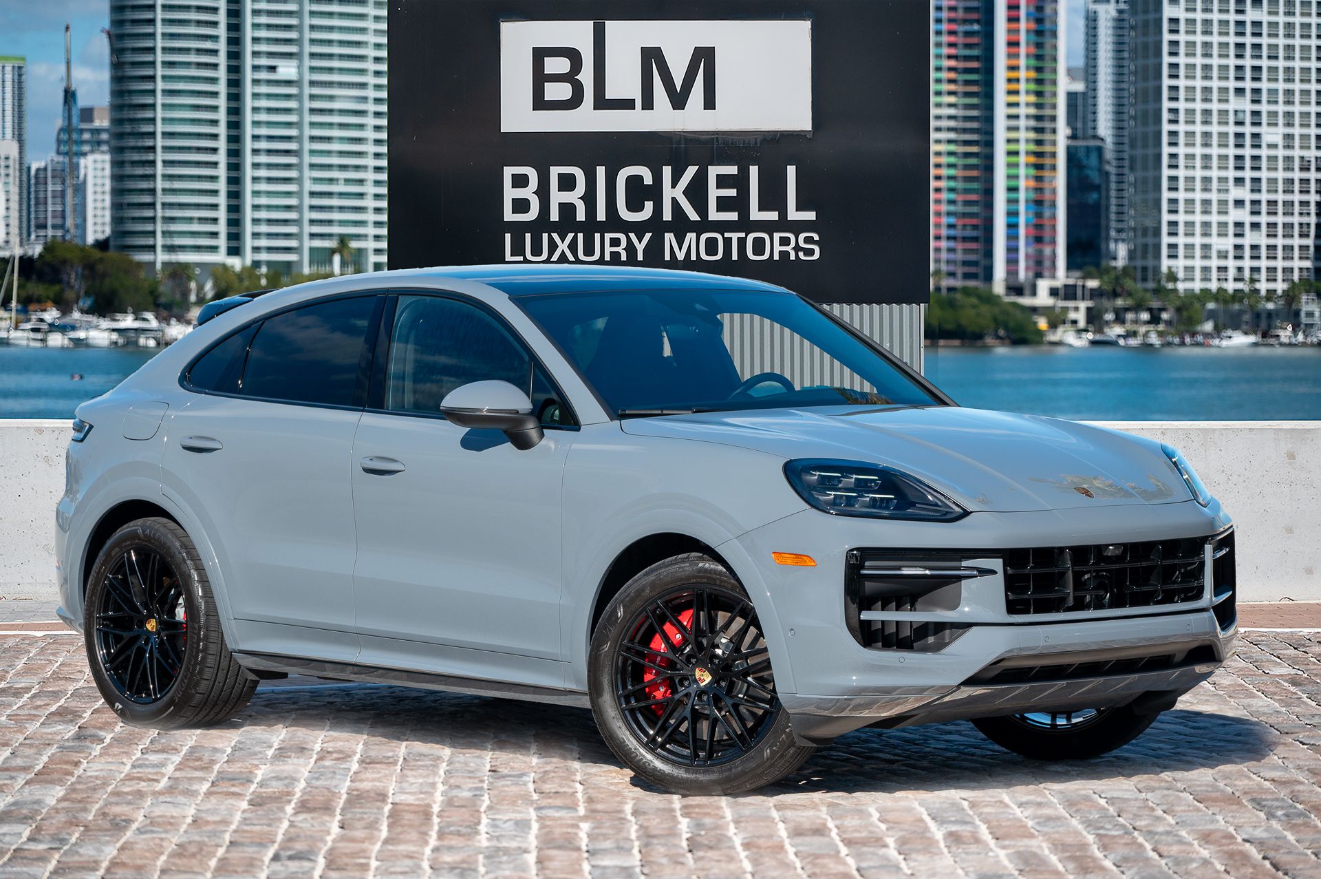 2024 Porsche Cayenne Coup S's photo