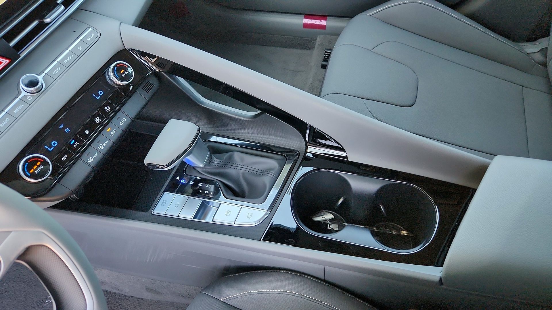 2026 Hyundai Elantra Hybrid