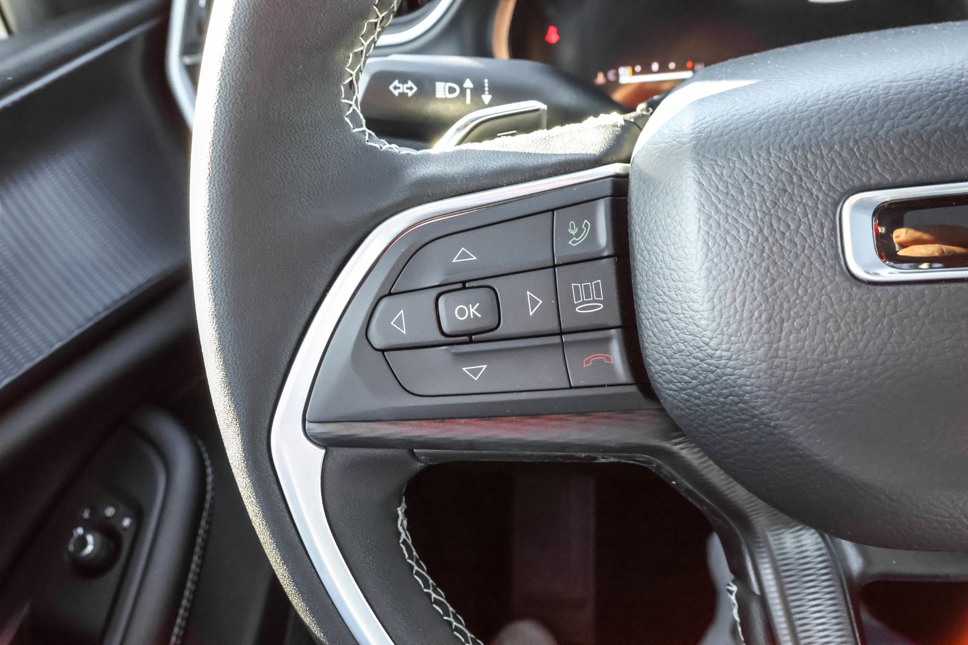 2025 JEEP GRAND CHEROKEE L - Image 24