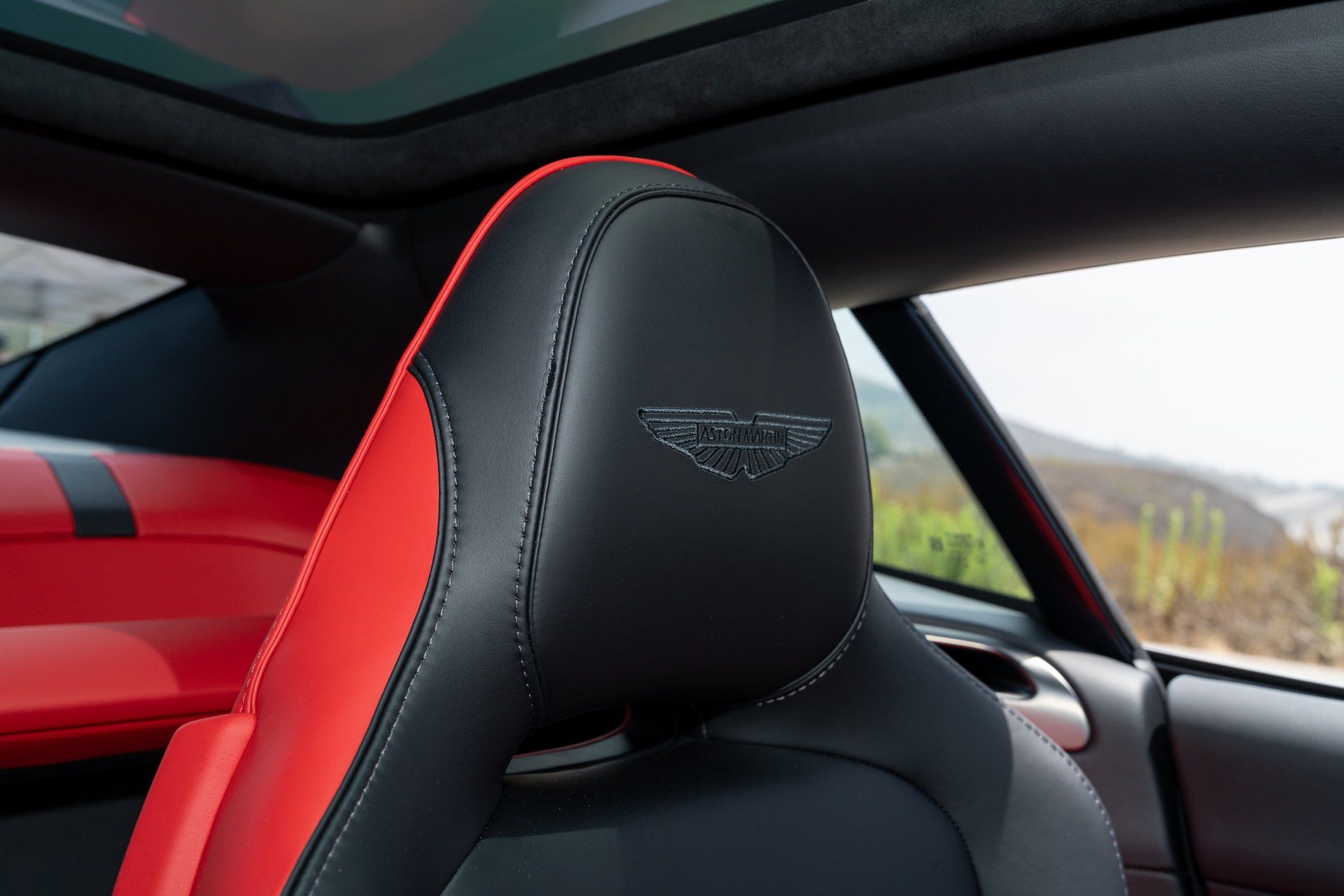 2025 Aston Martin Vanquish Base - Photo 22
