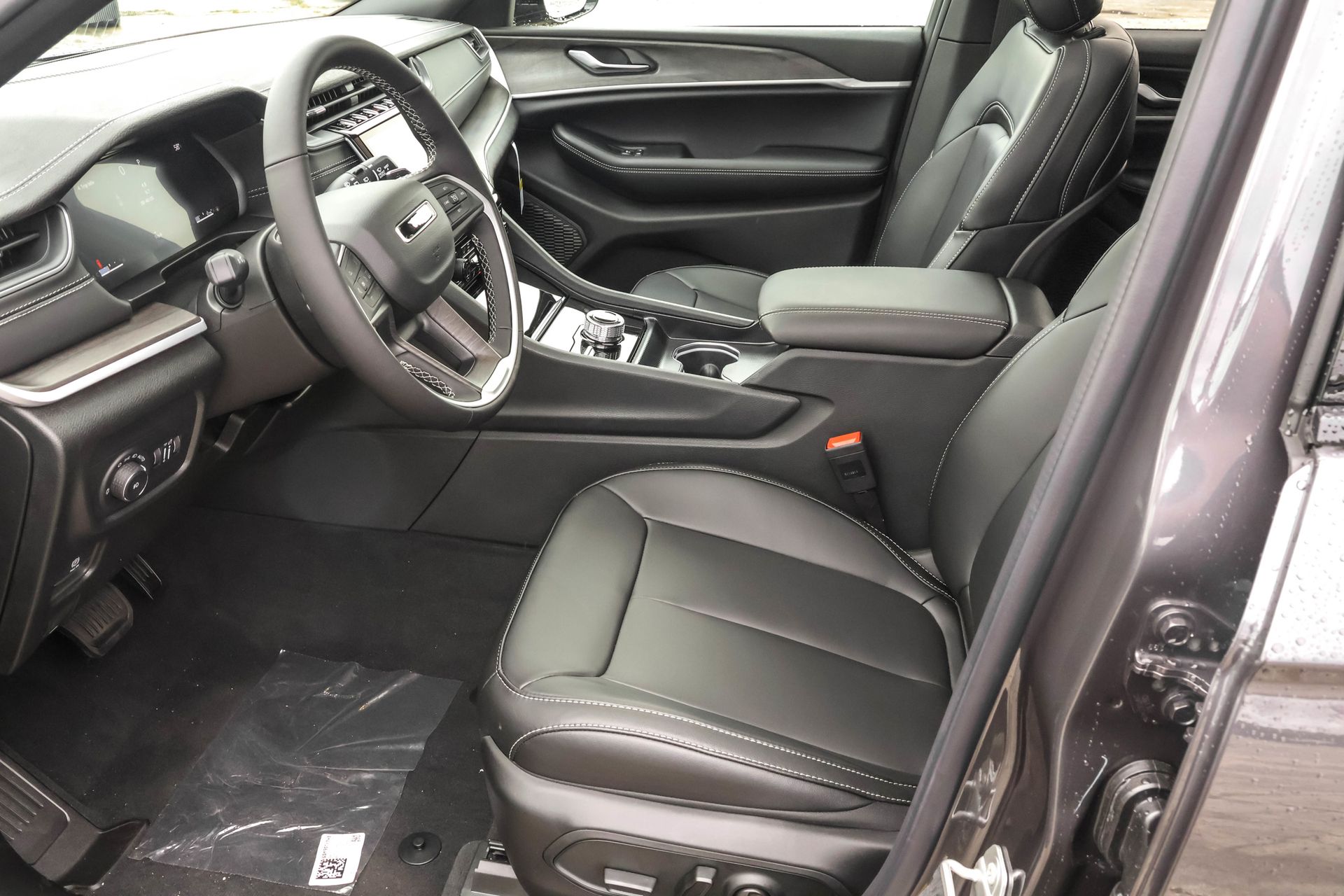 2025 JEEP GRAND CHEROKEE L - Image 4