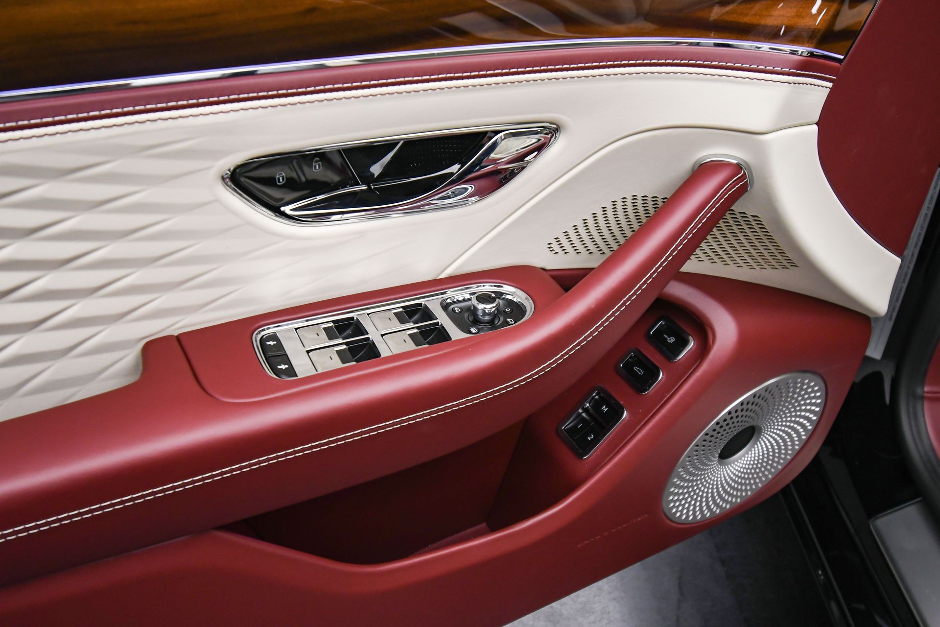 2026 Bentley Flying Spur - Photo 41