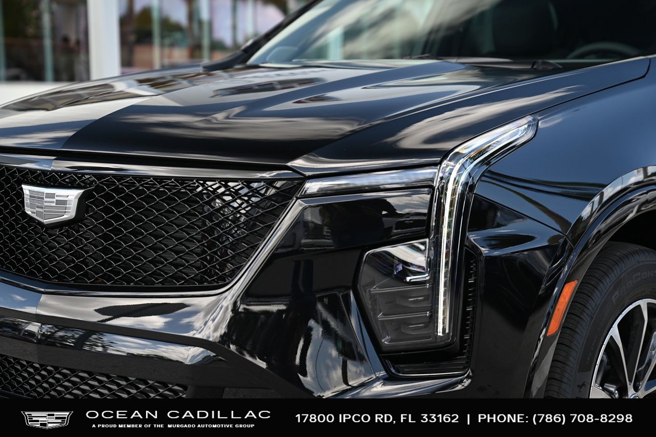 2024 Cadillac XT4 Sport 10