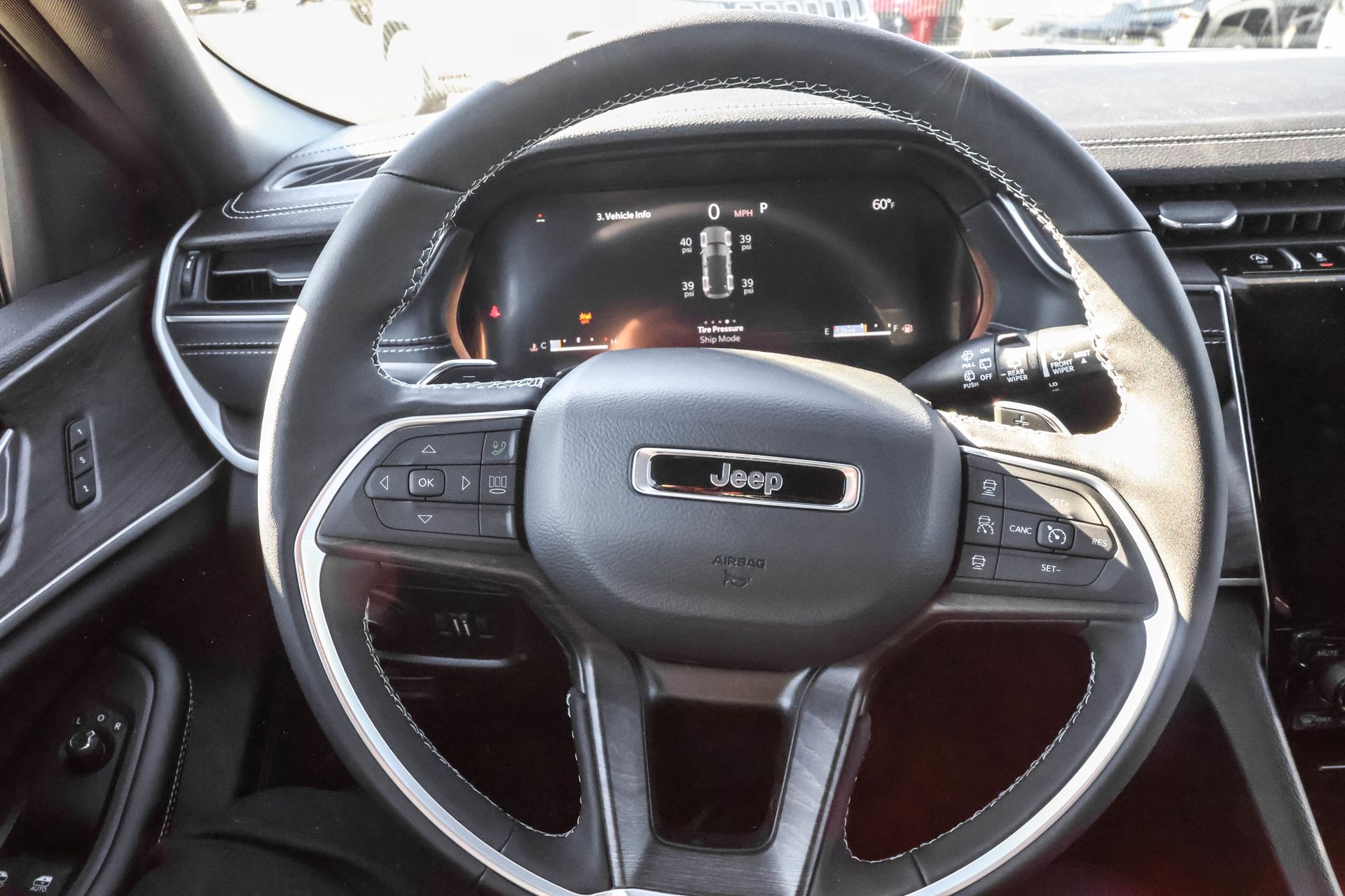 2025 JEEP GRAND CHEROKEE - Image 26