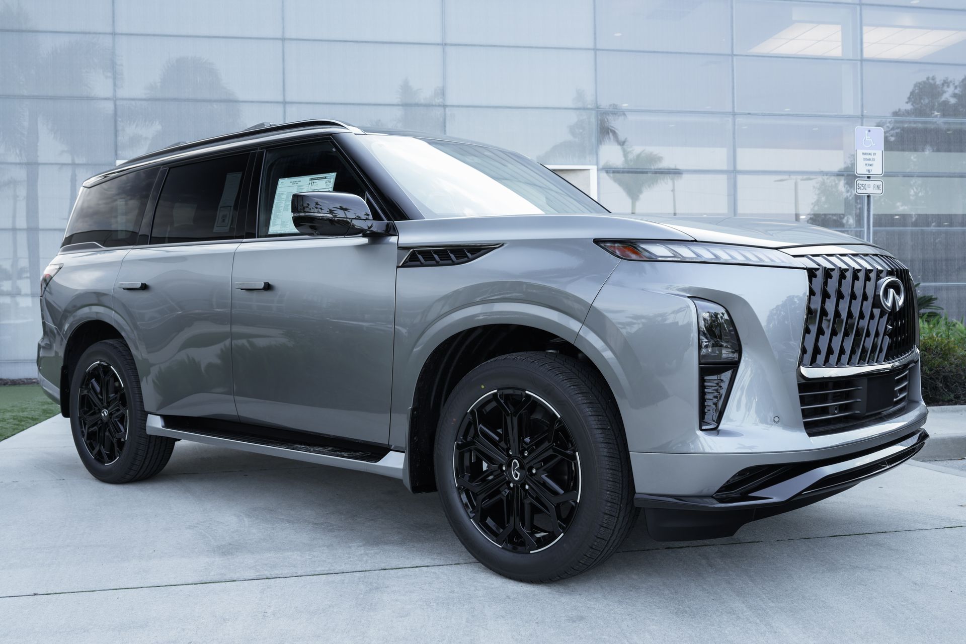 new 2026 INFINITI QX80 car, priced at $91,656