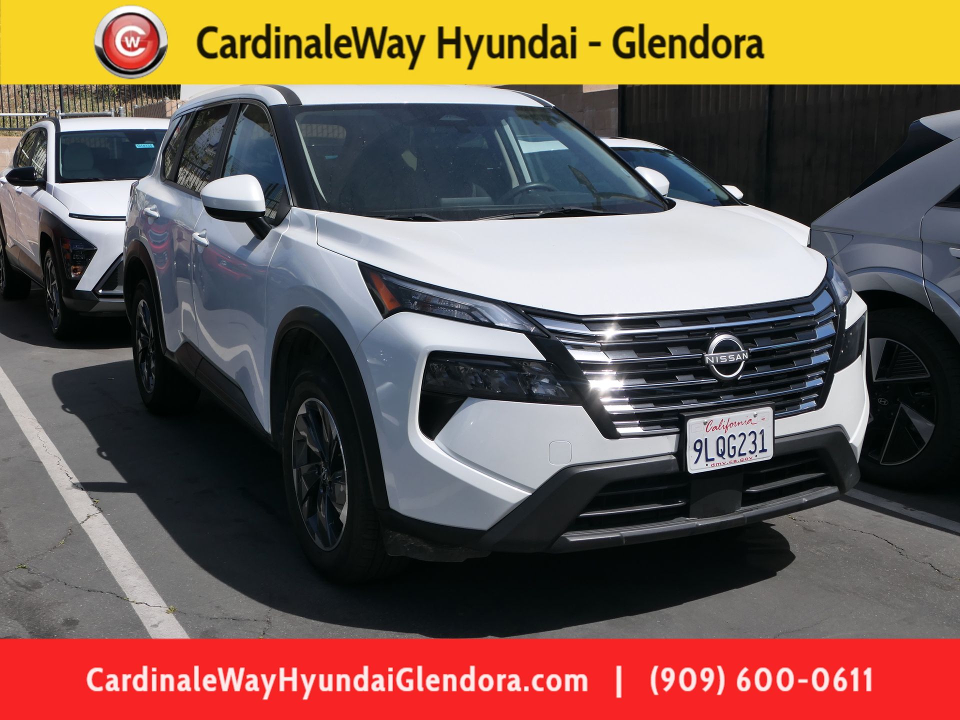 White Pearl 2024 Nissan Rogue SV FWD SUV / Crossover Front-Wheel Drive Continuously Variable Transmission