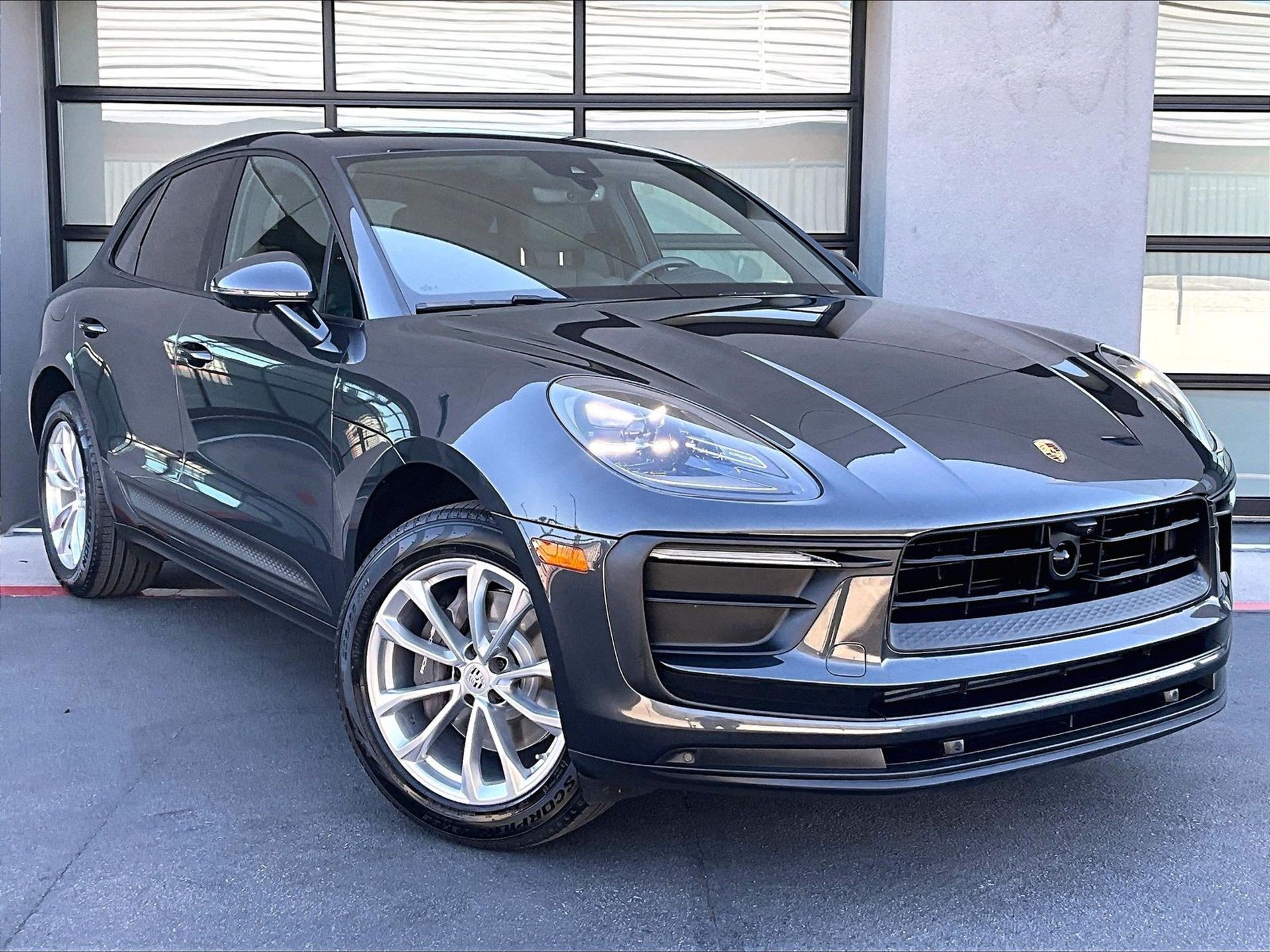2023 Macan picture #8