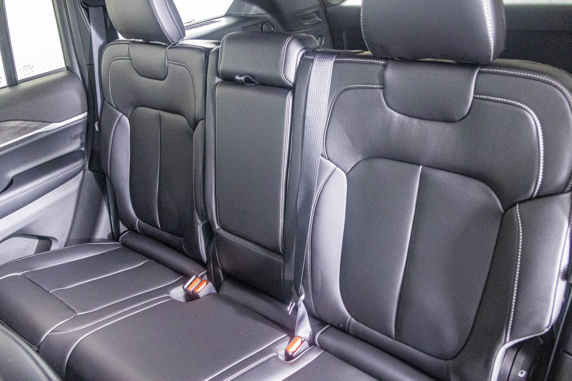 2025 JEEP GRAND CHEROKEE - Image 29