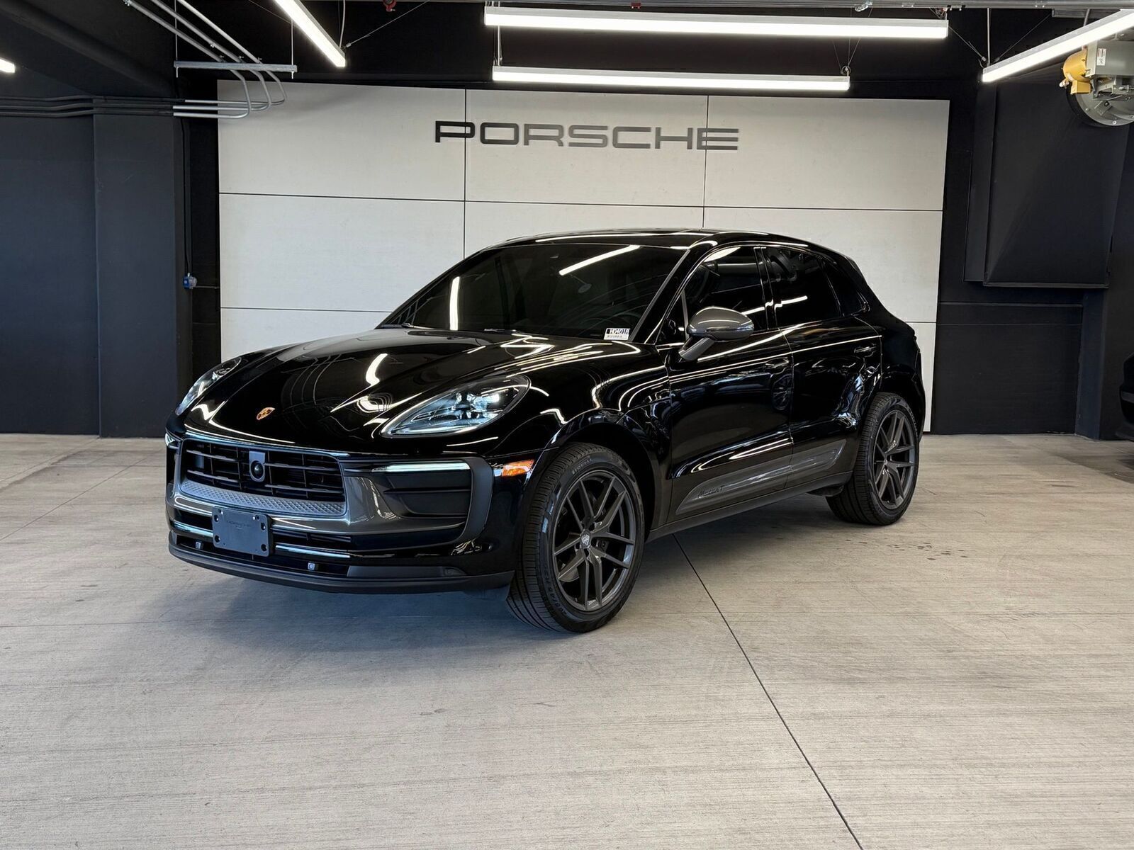Black 2024 Porsche Macan T AWD SUV / Crossover All-Wheel Drive 7-Speed Automatic