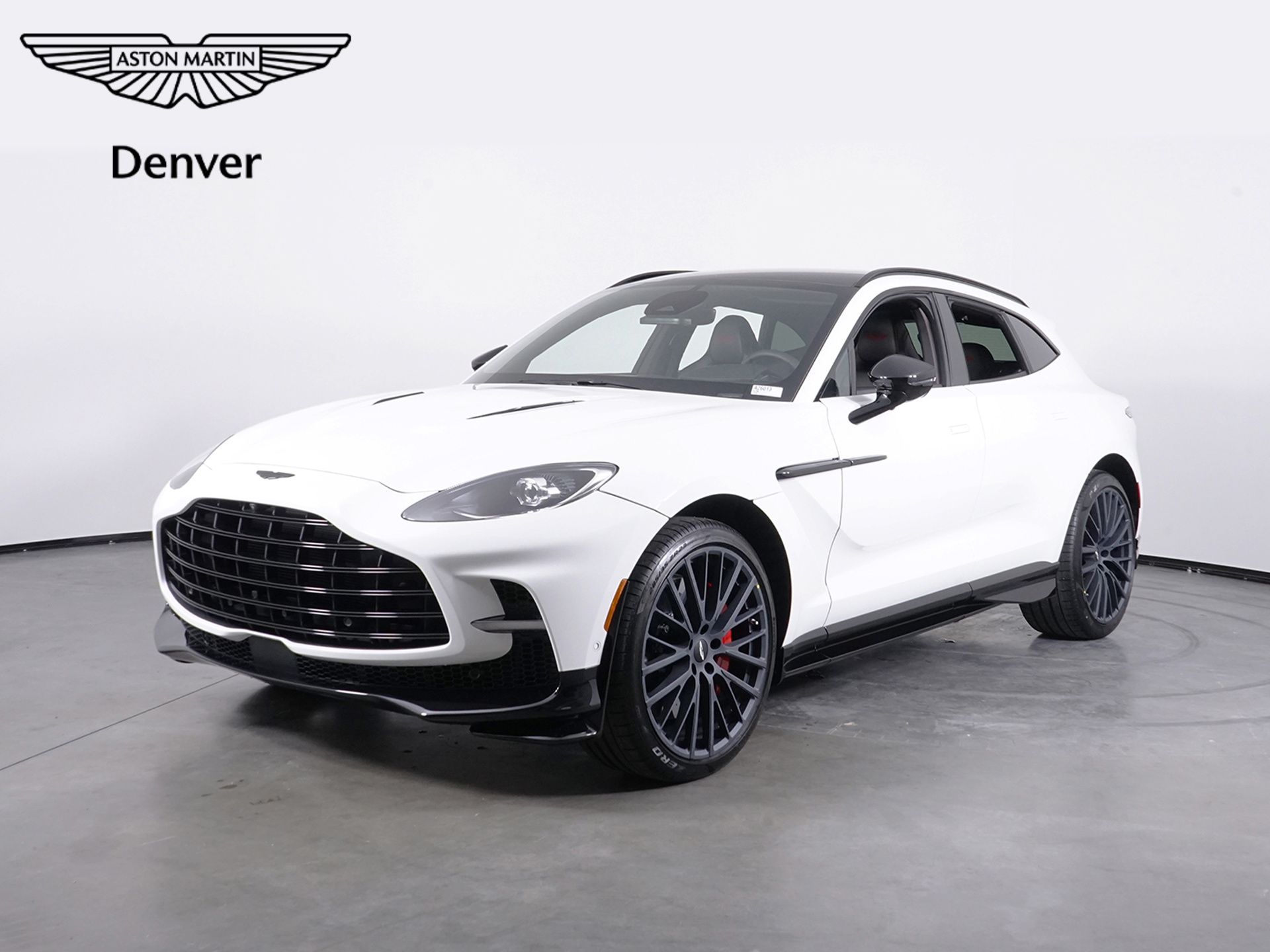 2026 Aston Martin DBX 707's photo