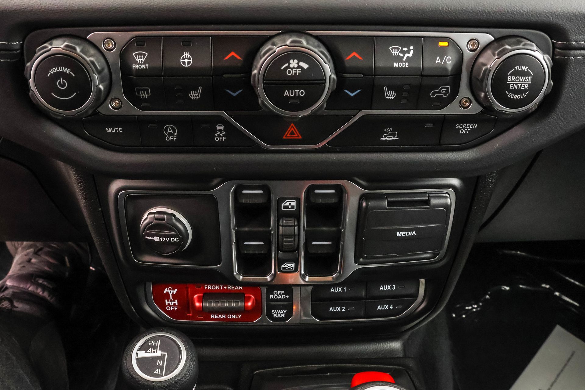 2025 JEEP GLADIATOR - Image 18