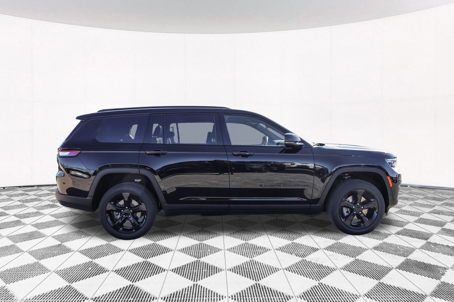 2025 JEEP GRAND CHEROKEE L - Image 12
