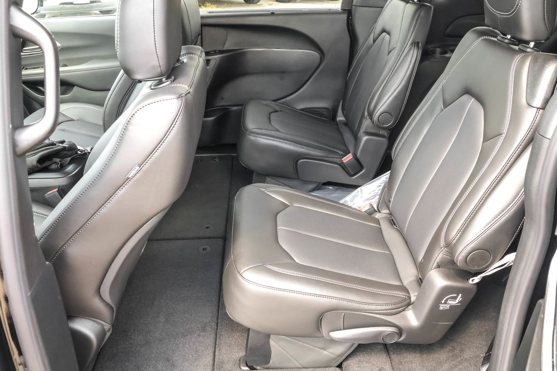 2026 CHRYSLER PACIFICA - Image 12