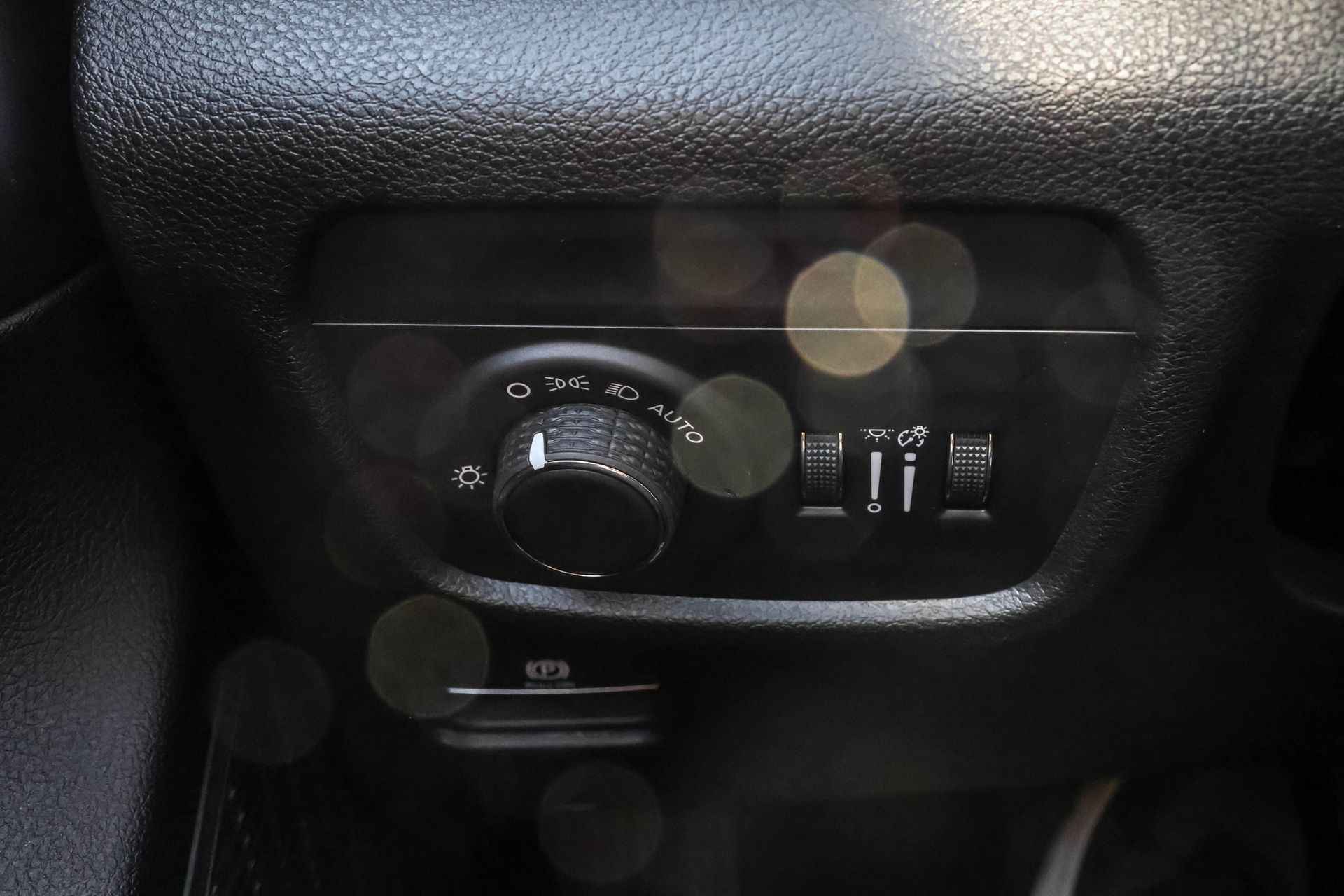 2025 JEEP GRAND CHEROKEE - Image 28